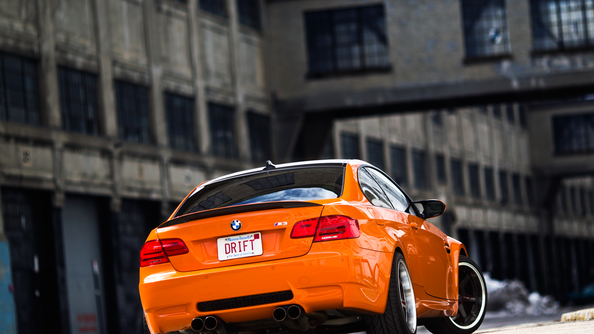 BMW m5 Orange