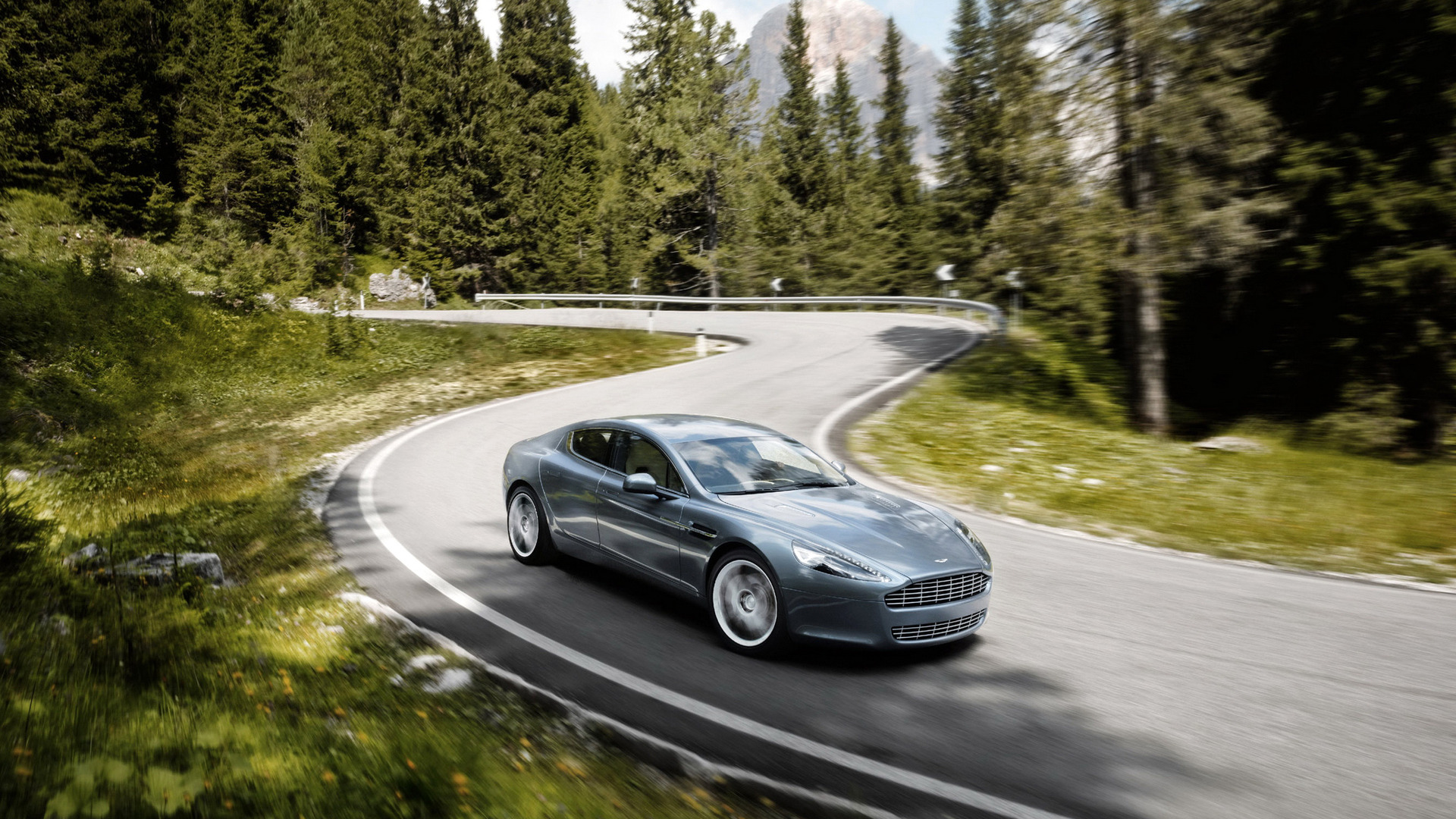 Laden Sie Aston Martin Rapide HD-Desktop-Hintergründe herunter