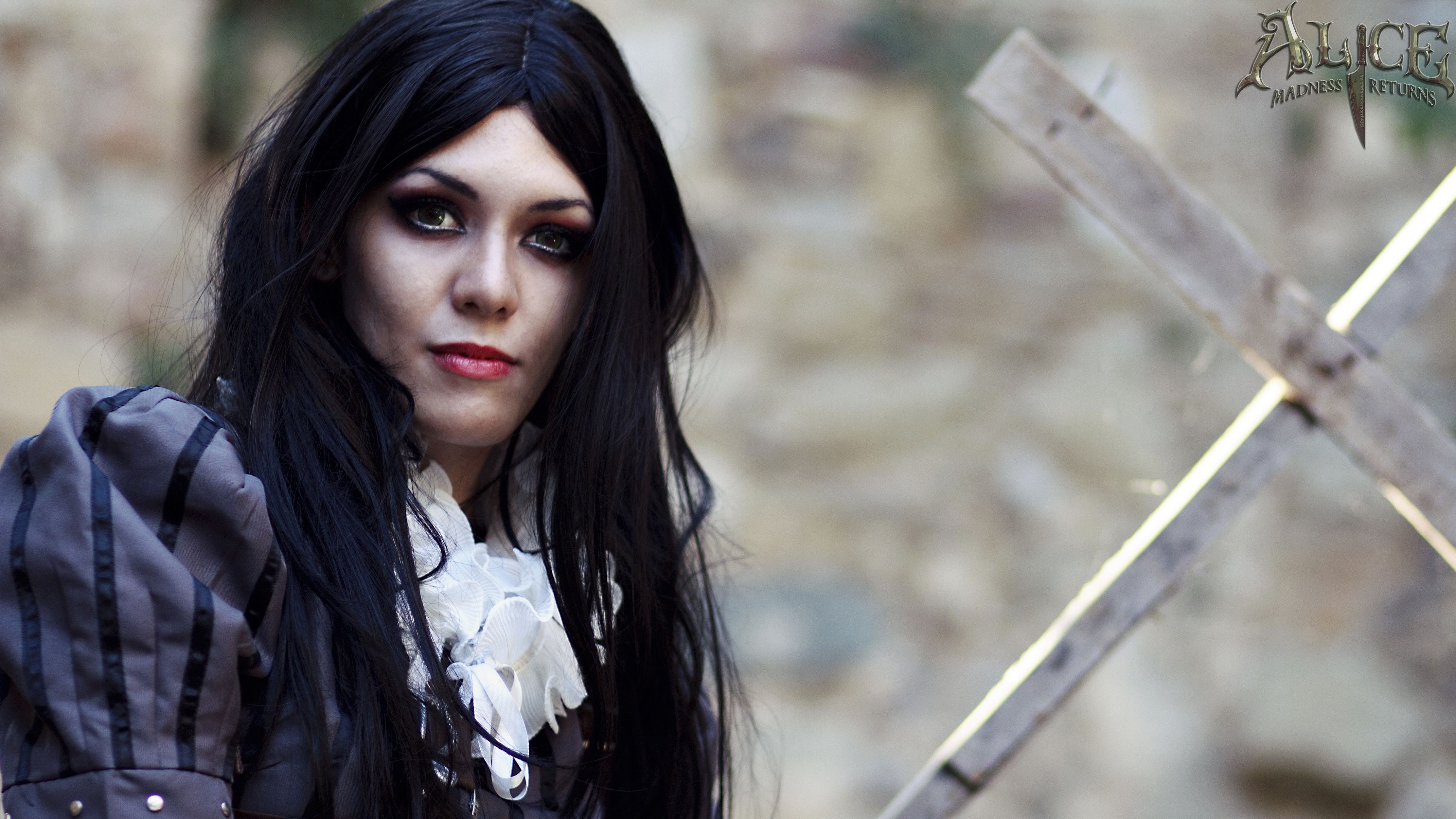 Alice place. Алиса Лидделл. Алиса Лидделл косплей. Alice Madness Returns Cosplay. Косплеер Алиса Арефьева.