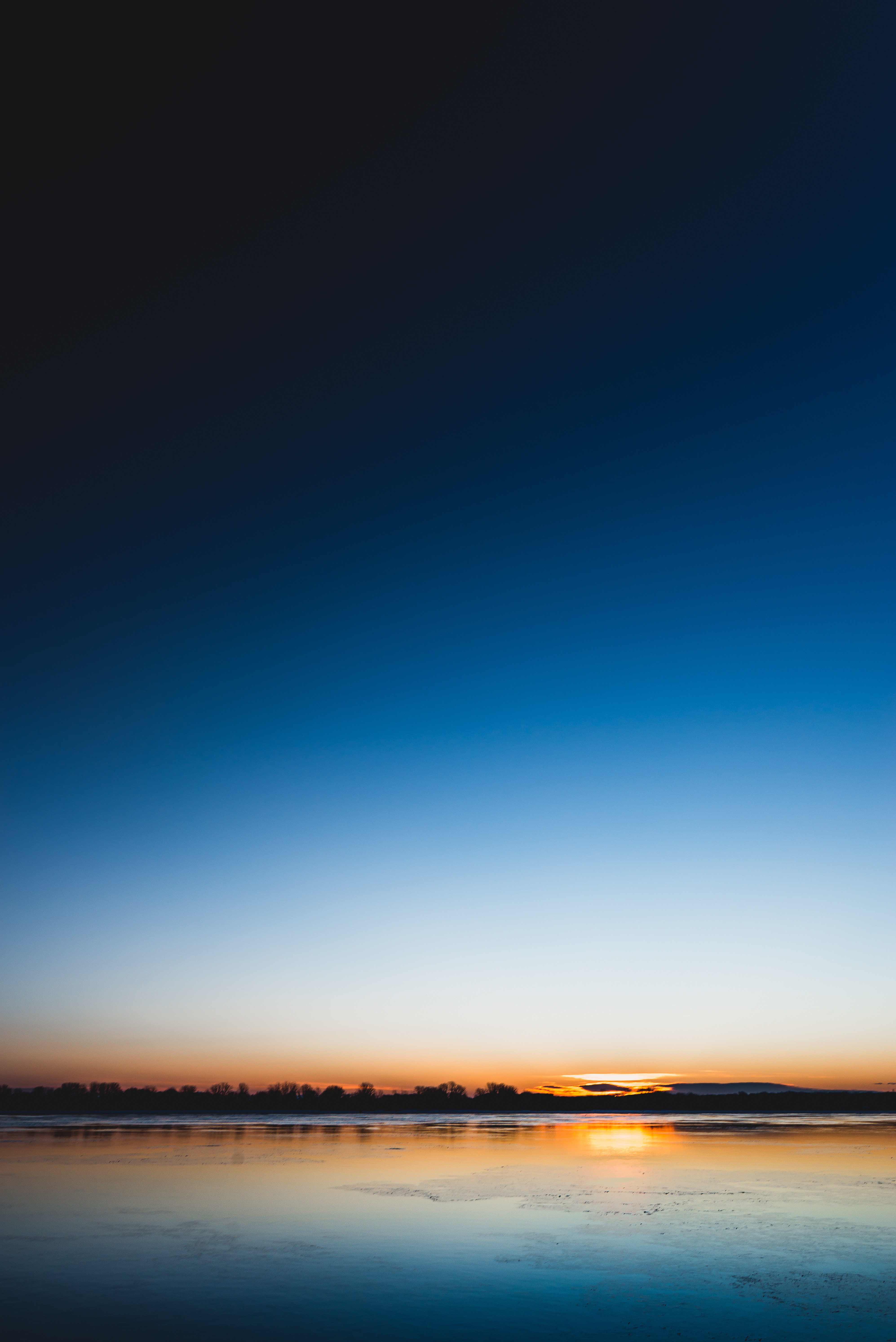 119057 Hintergrundbild herunterladen sunset, natur, klarer himmel, horizont, see, dämmerung, twilight, weit - Bildschirmschoner und Bilder kostenlos