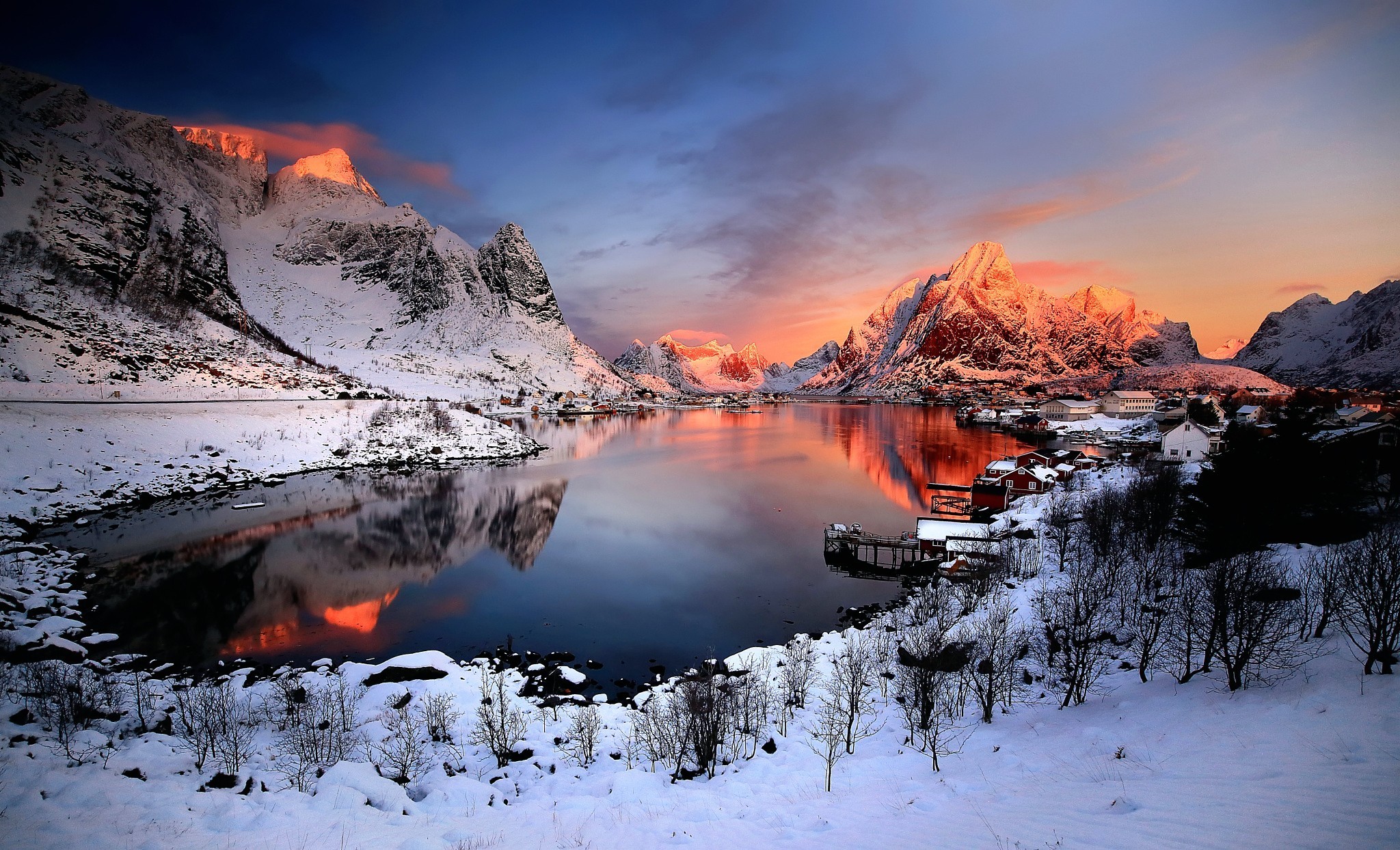 Норвегия снежные горы фьорды