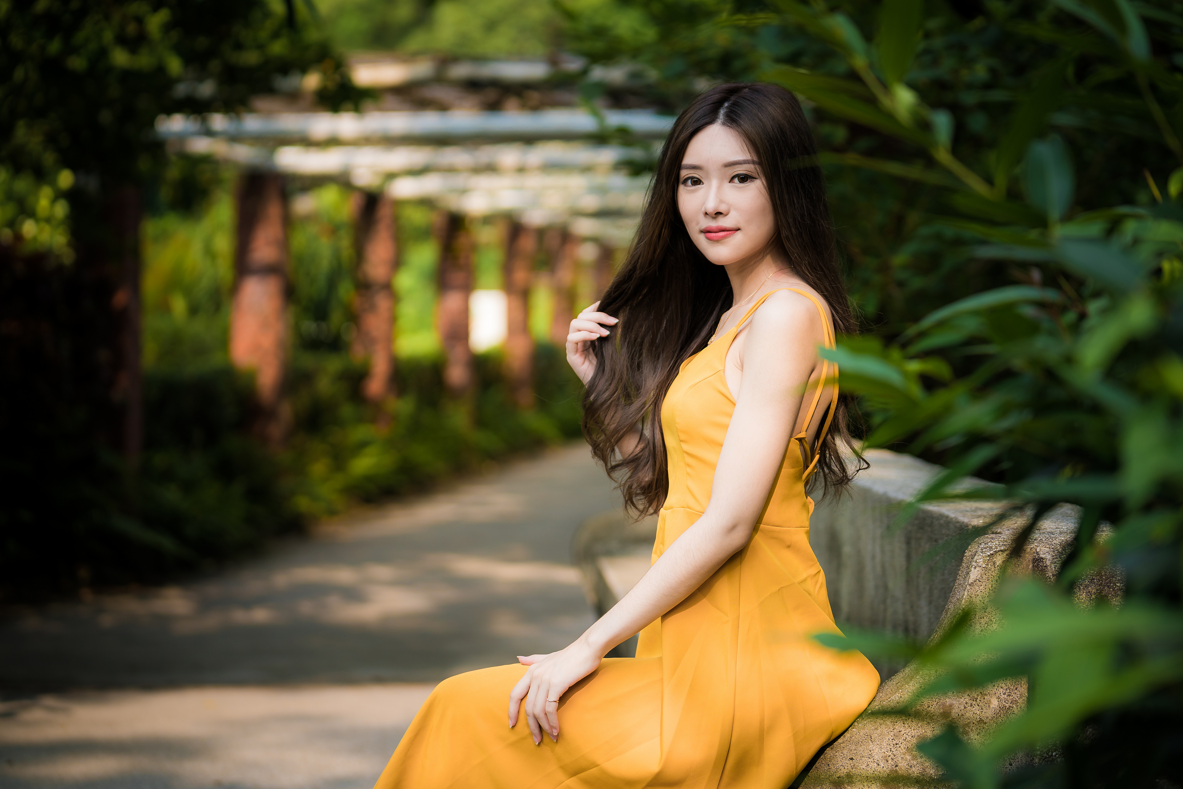 девушка азиатки фото в платьях фото 31
