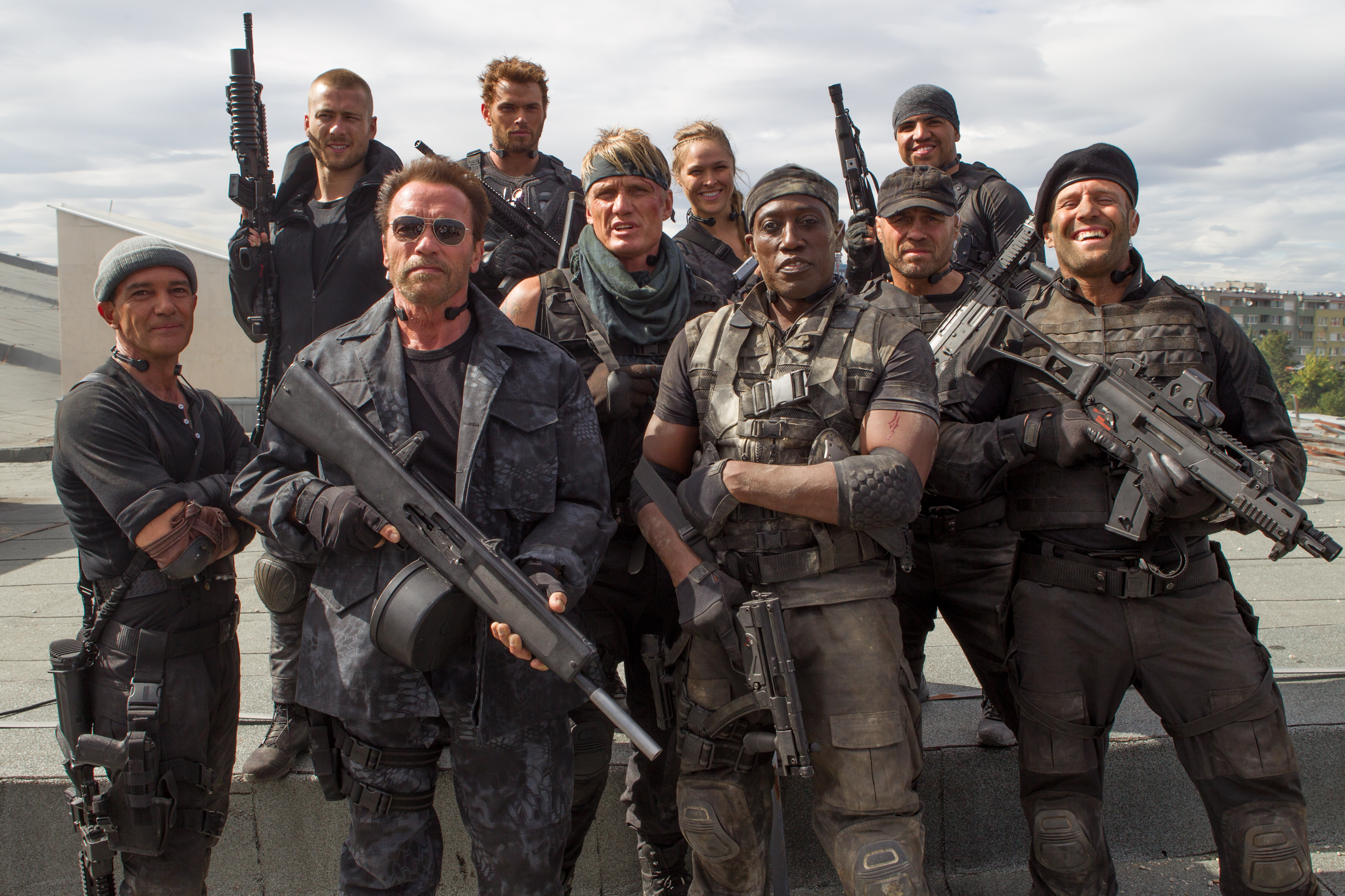 wesley snipes, the expendables 3, movie, antonio banderas, arnold schwarzenegger, dolph lundgren, glen powell, jason statham, kellan lutz, randy couture, terry crews, victor ortiz, the expendables iphone wallpaper