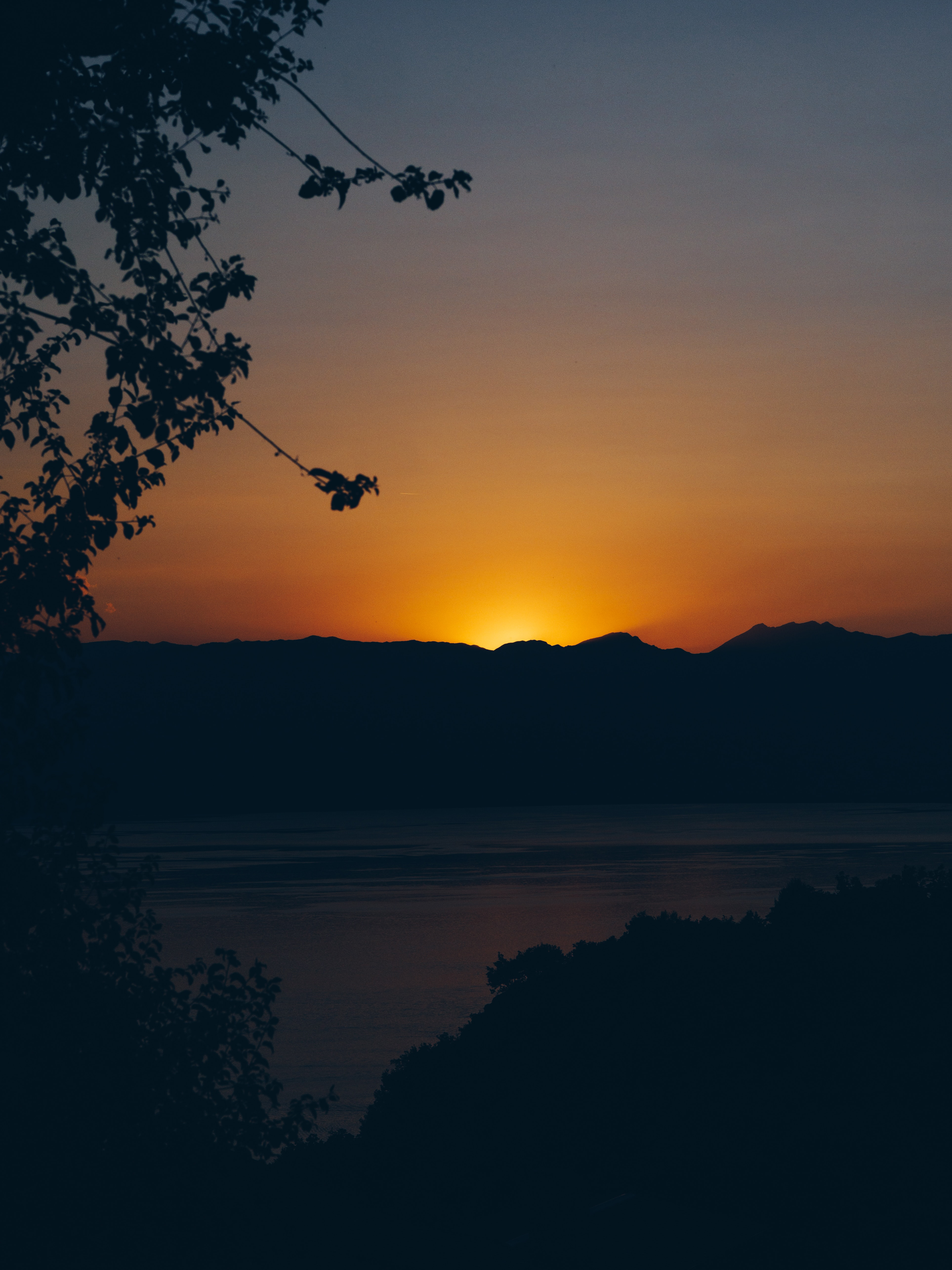 twilight, dark, sunset, mountains, lake, dusk 2160p