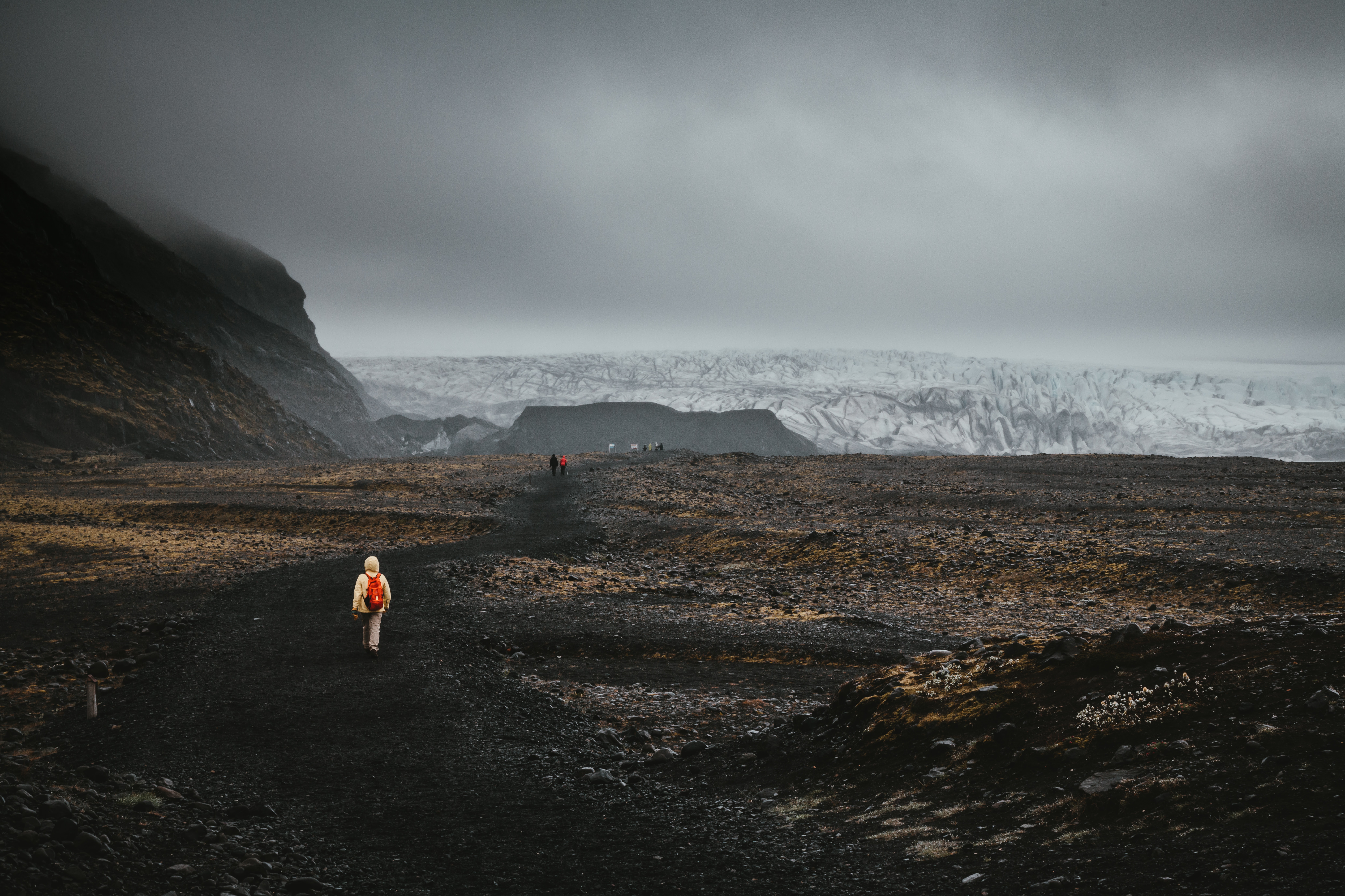 wallpapers landscape, nature, mountains, road, fog, iceland, tourists