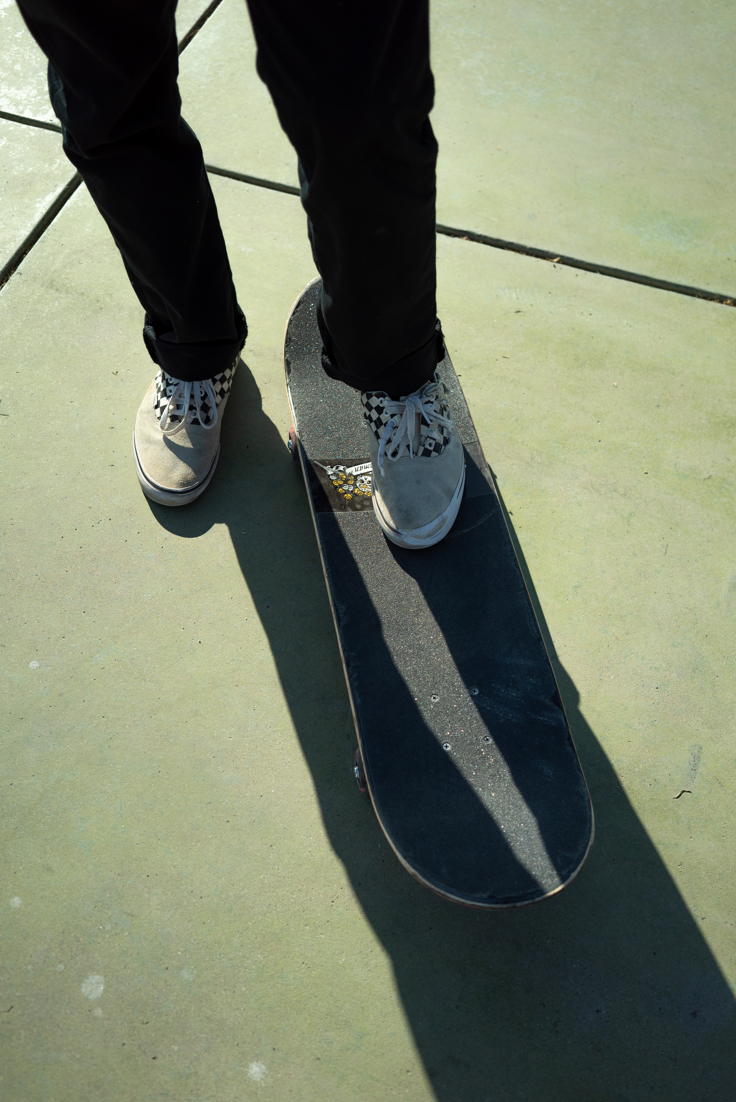 skate, miscellanea, miscellaneous, legs, sneakers, style, shoes, trousers