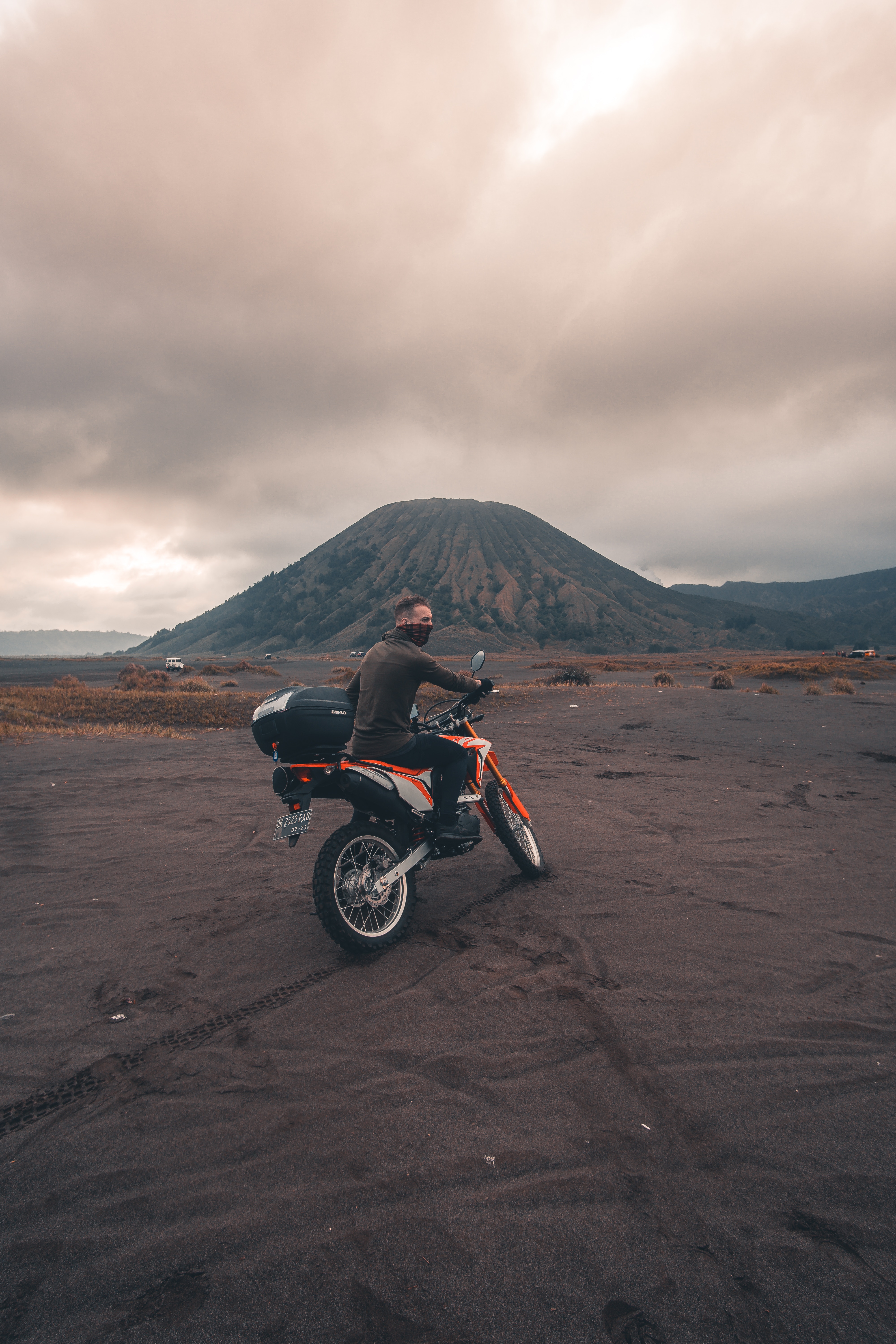 Download mobile wallpaper Volcano, Sand, Indonesia, Motorcycles, Motorcycle, Motorcyclist for free.