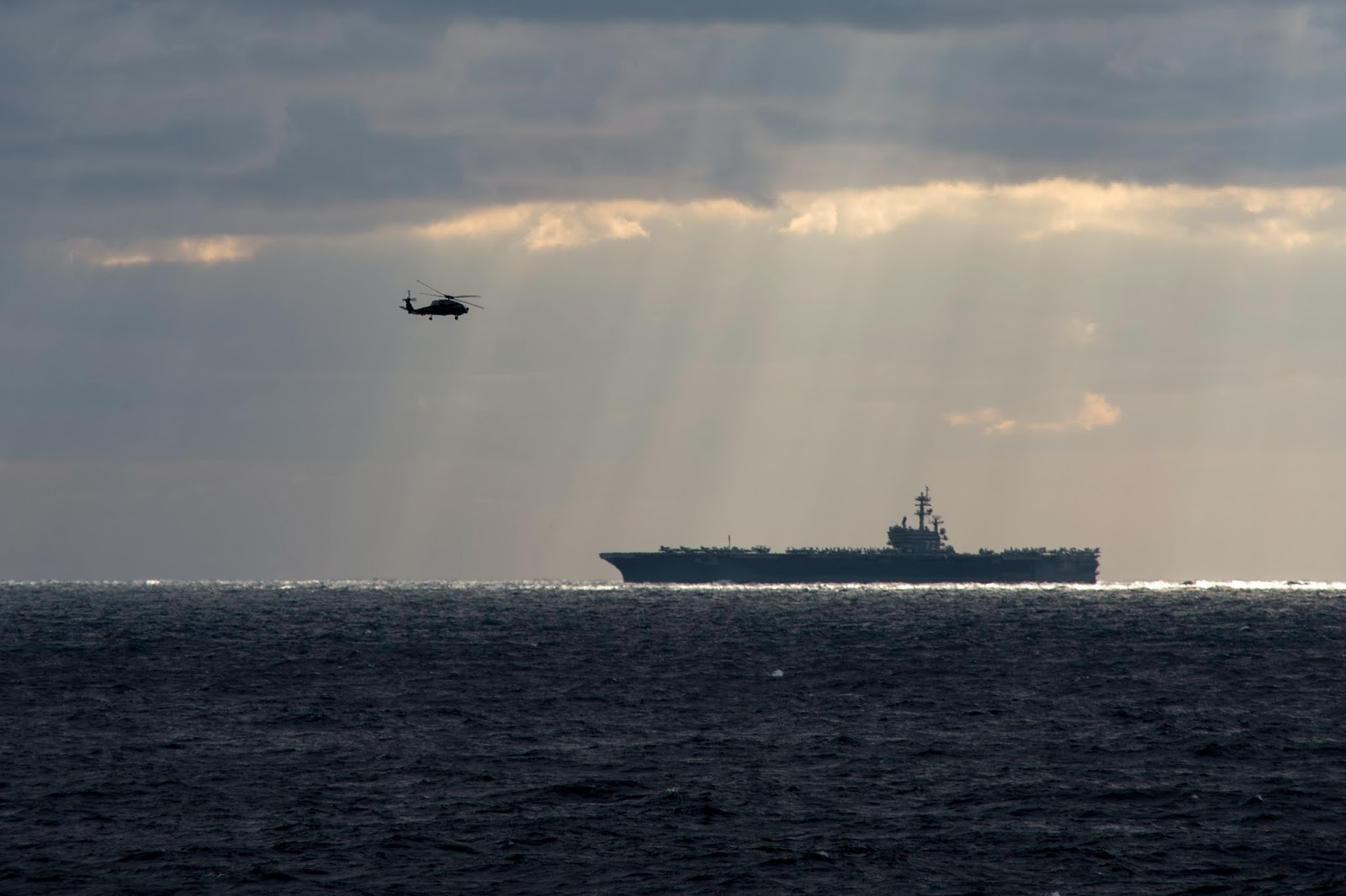 wallpapers military, uss george h w bush (cvn 77), aircraft carrier, helicopter, navy, ship, sunbeam, vehicle, warship, warships