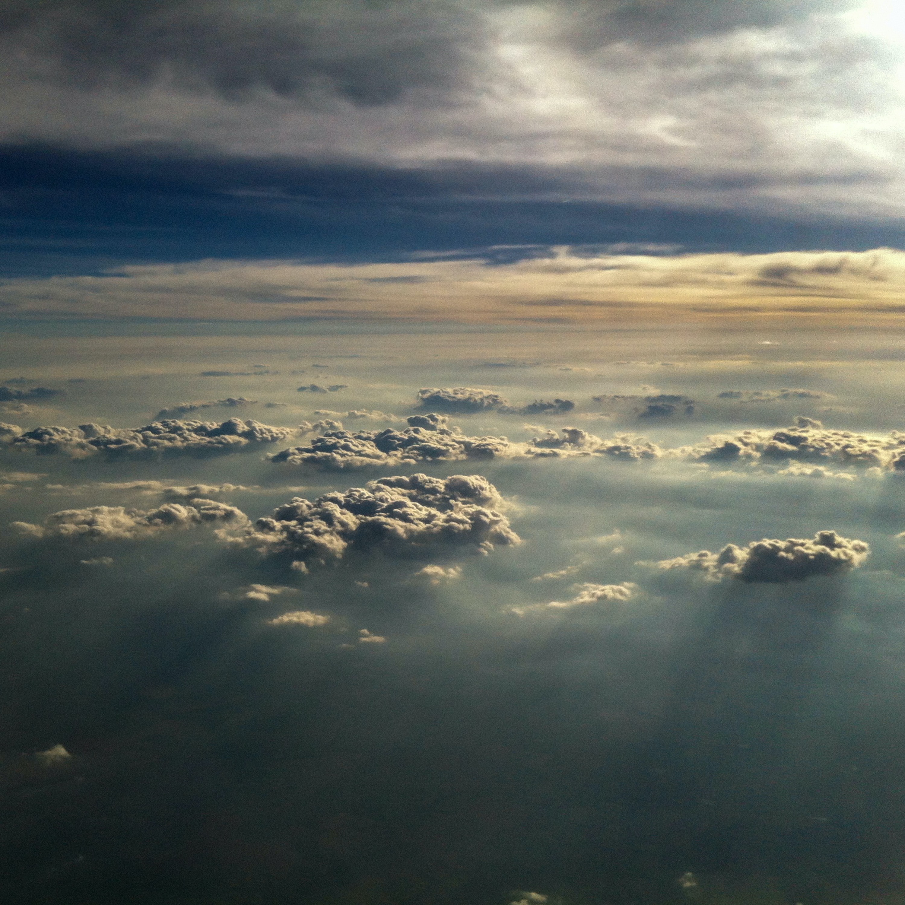 138513 Hintergrundbild herunterladen natur, sky, clouds, balken, strahlen, hübsch, es ist wunderschön - Bildschirmschoner und Bilder kostenlos