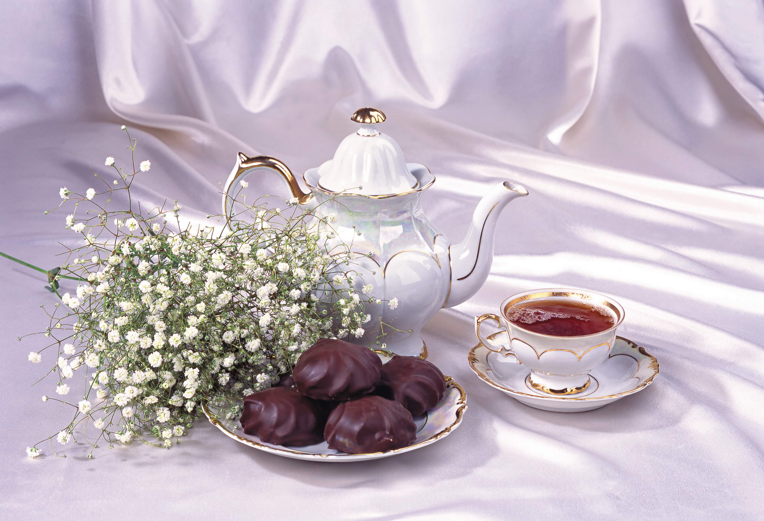 Изысканного утра. Утреннего чаепития с пожеланиями. Картинки с добрым. Открытки с добрым утром с чаепитием. Открытка с добрым утром чай цветы.