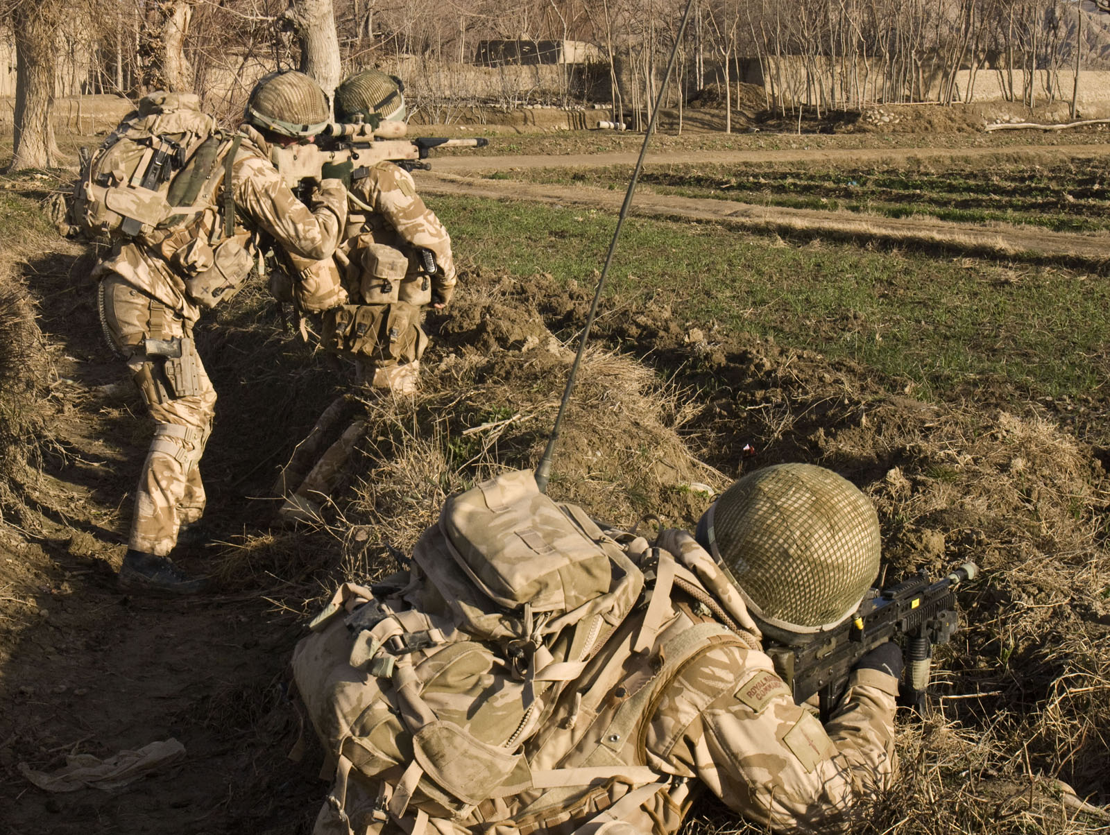 Военный стол. Военные фото на столе. Армейский спецназ ПМР. Фото на рабочий стол Военная тематика.