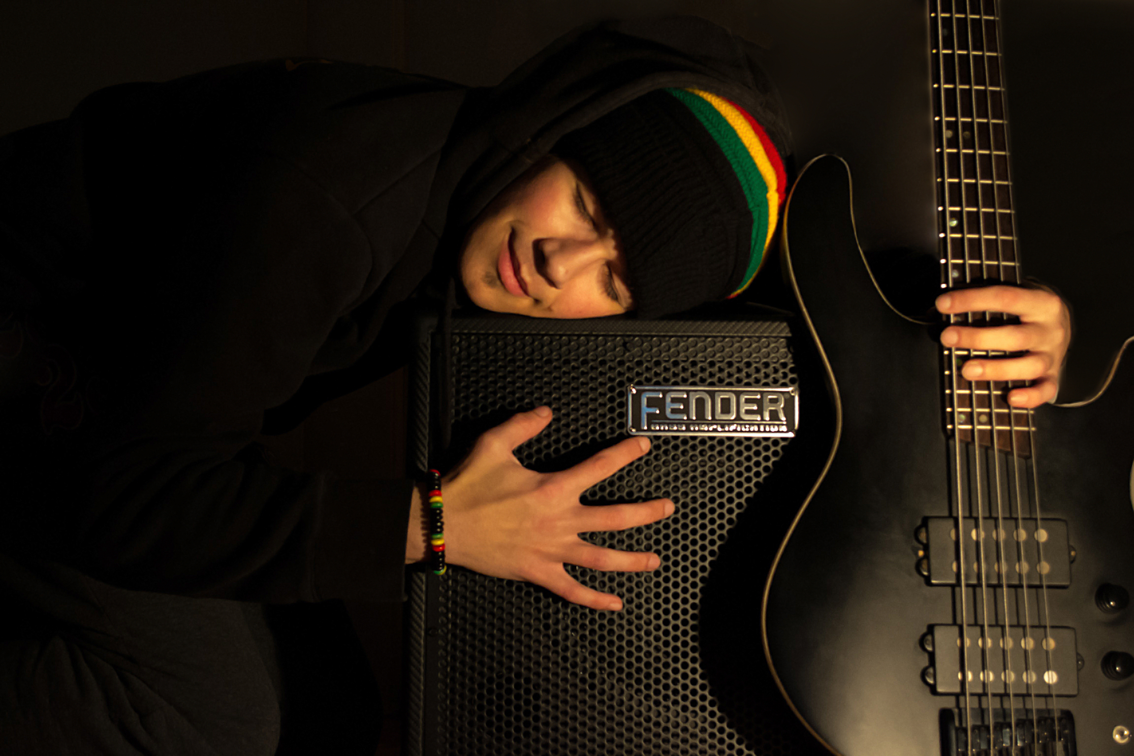 Завантажити шпалери Бас Гітара на телефон безкоштовно