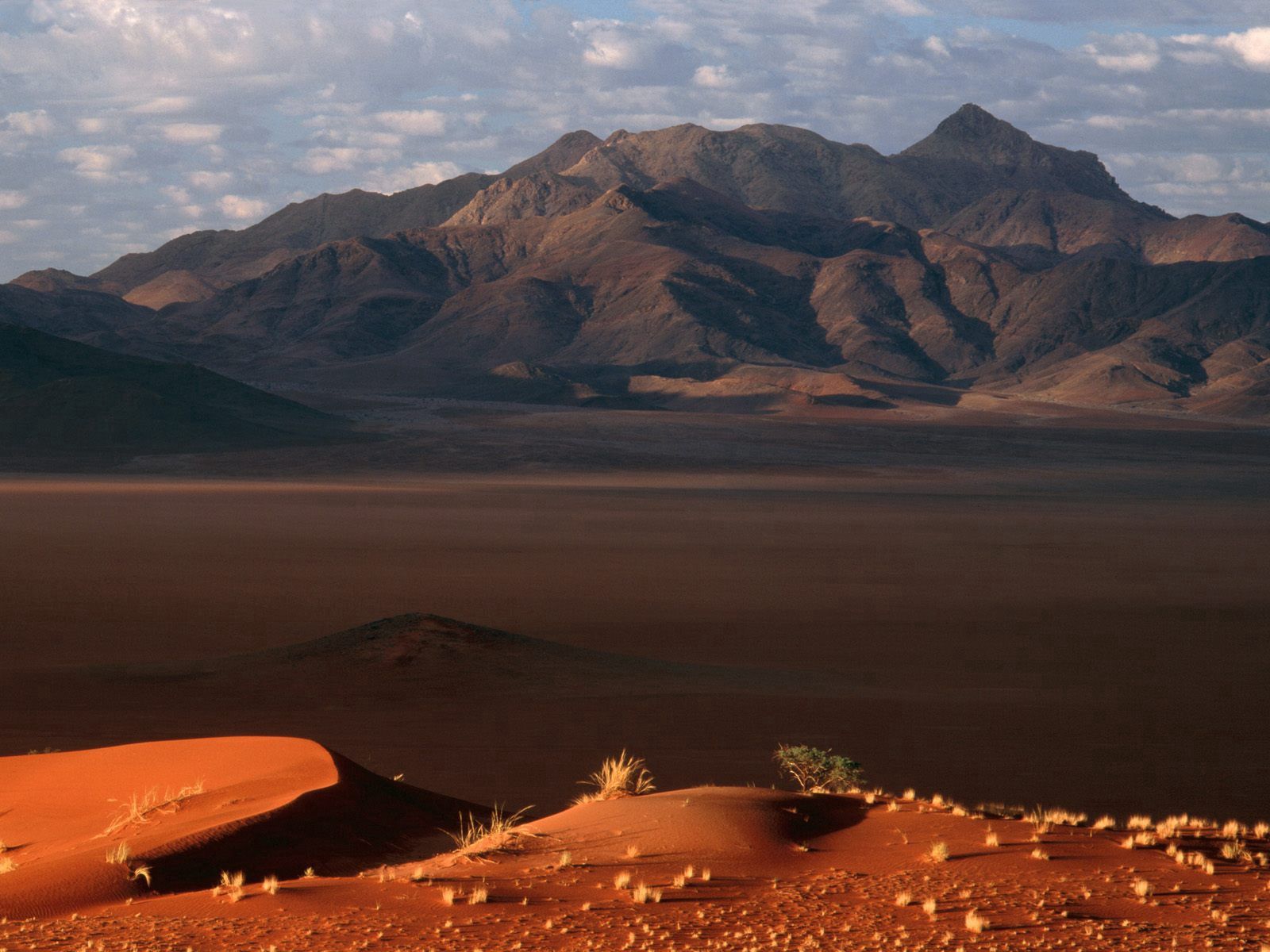 156750 Hintergrundbild herunterladen namibia, natur, mountains, sand, wüste, dürre - Bildschirmschoner und Bilder kostenlos