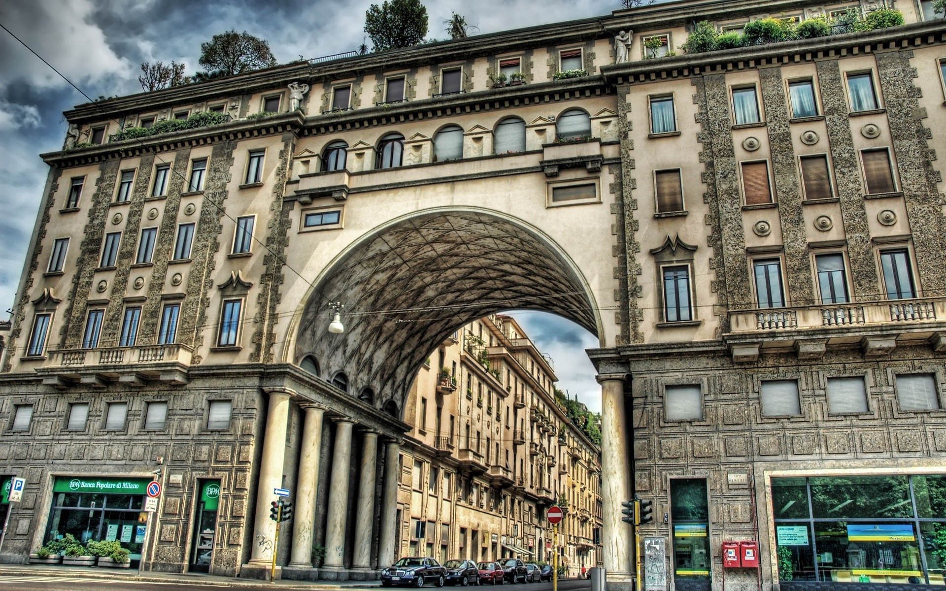 Milan City Gate улица