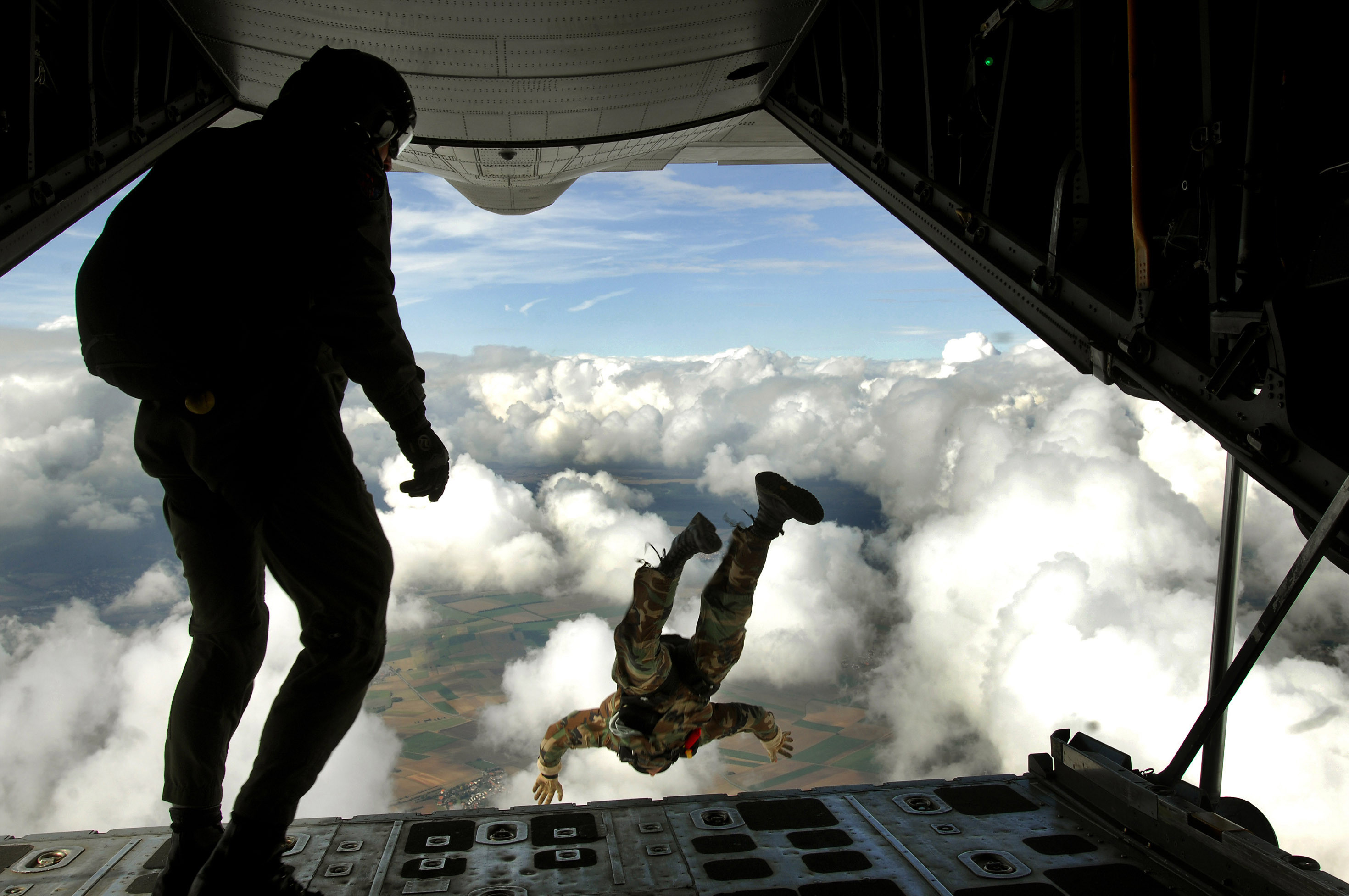 535029 Bild herunterladen militär, soldat, fallschirmjäger - Hintergrundbilder und Bildschirmschoner kostenlos
