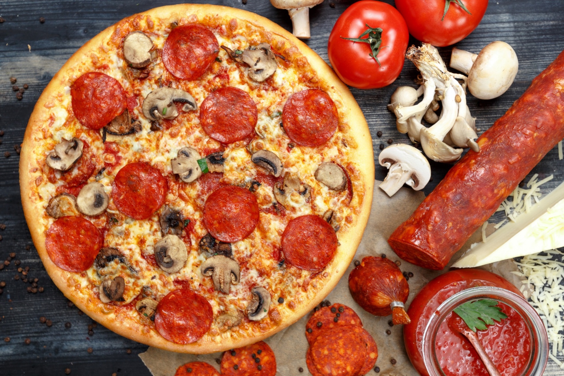 что нужно для пиццы в домашних условиях в духовке с колбасой и сыром помидорами фото 77