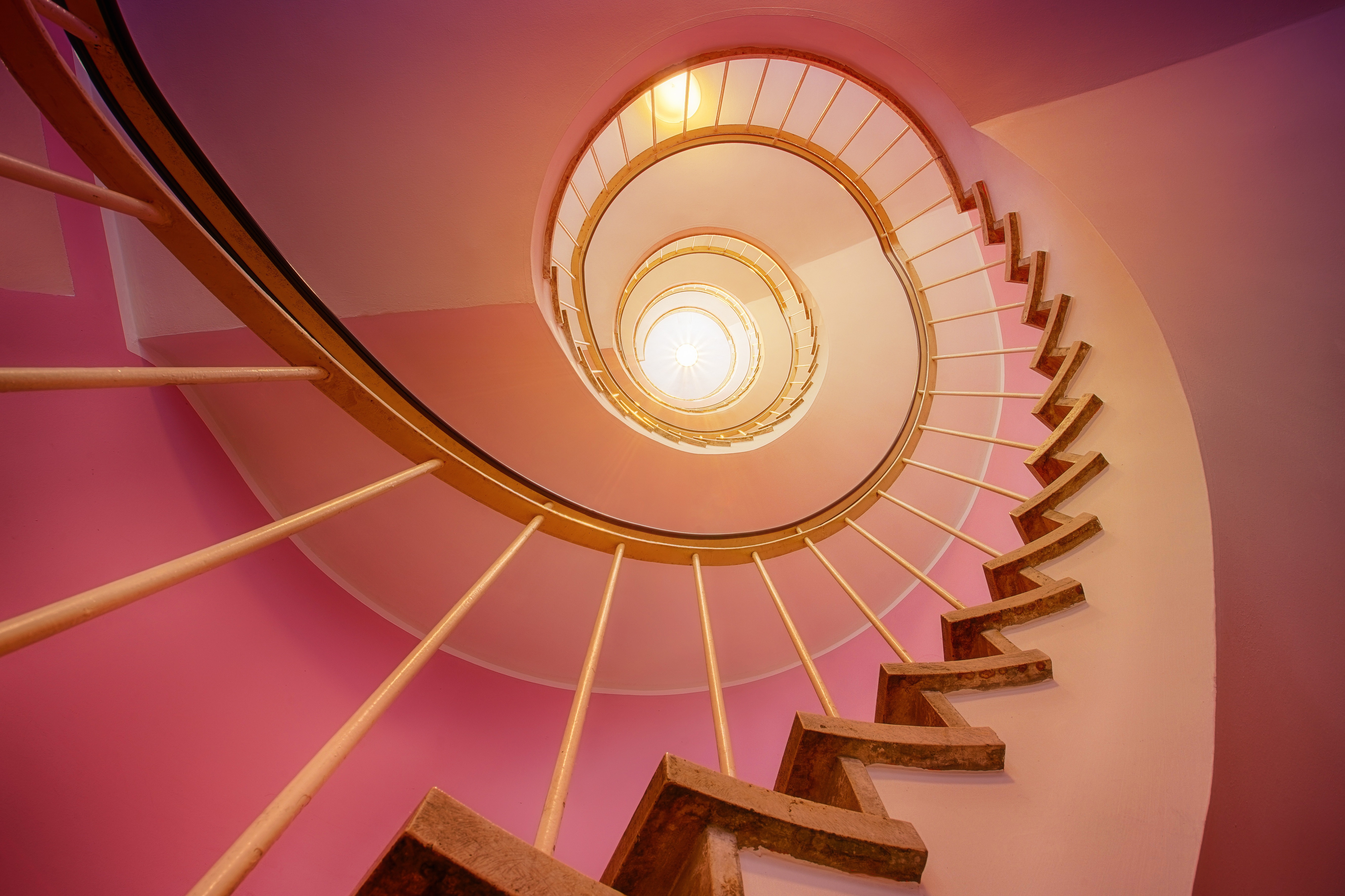 Спиральная лестница вверх