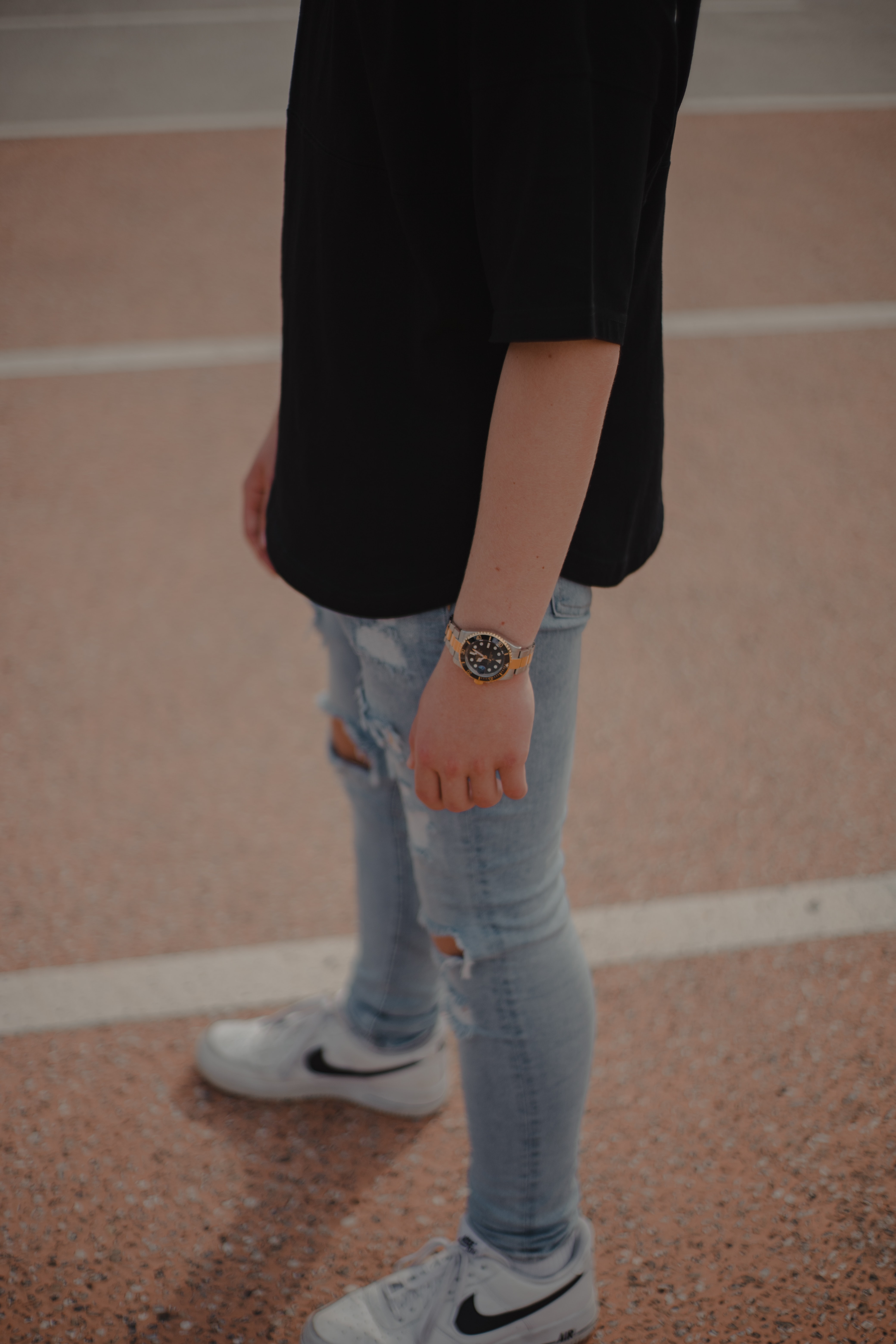 Download mobile wallpaper Miscellaneous, Style, Person, Miscellanea, Sneakers, Human, Clock for free.