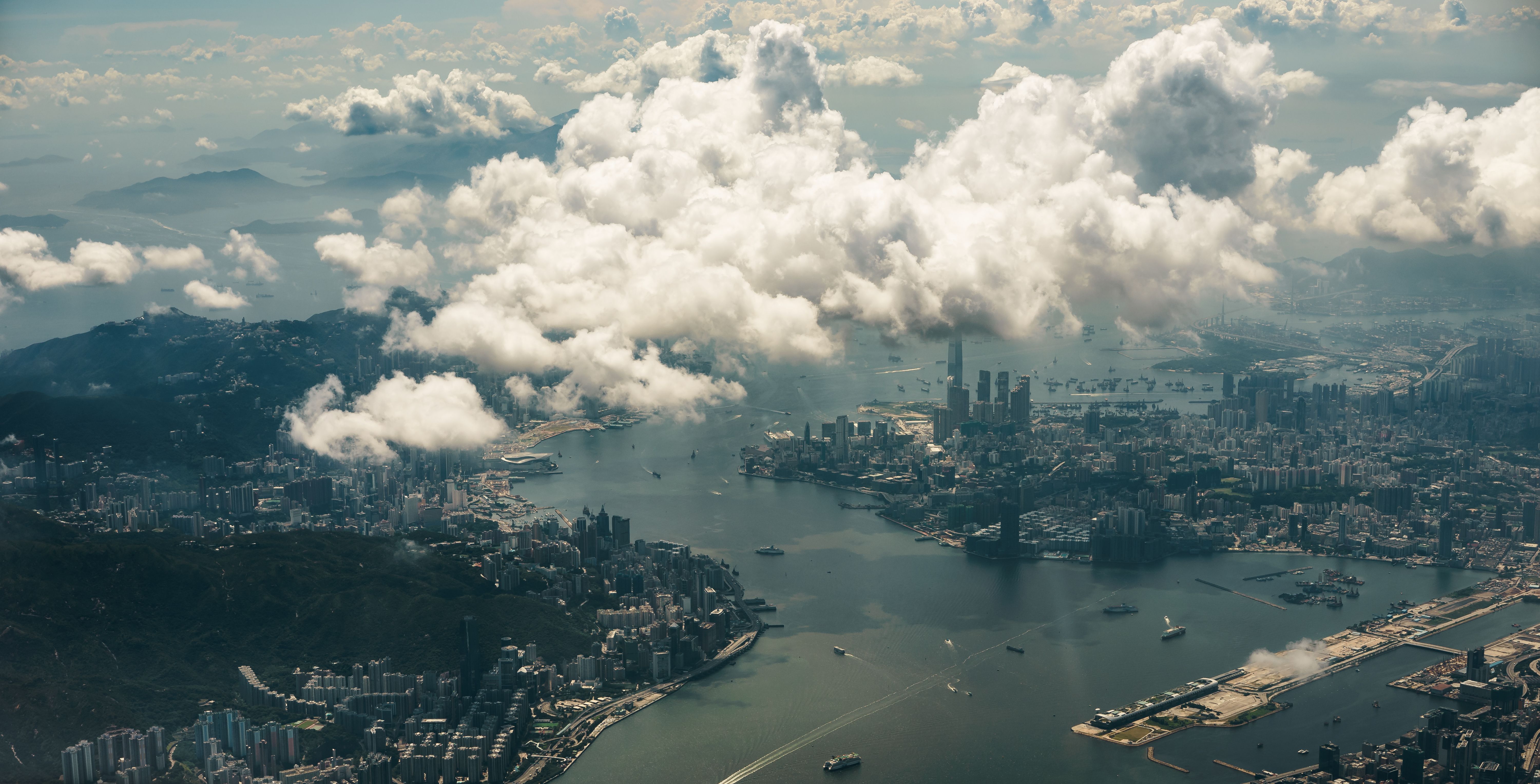 370714 descargar fondo de pantalla hecho por el hombre, hong kong, fotografía aérea, ciudad, paisaje urbano, nube, ciudades: protectores de pantalla e imágenes gratis