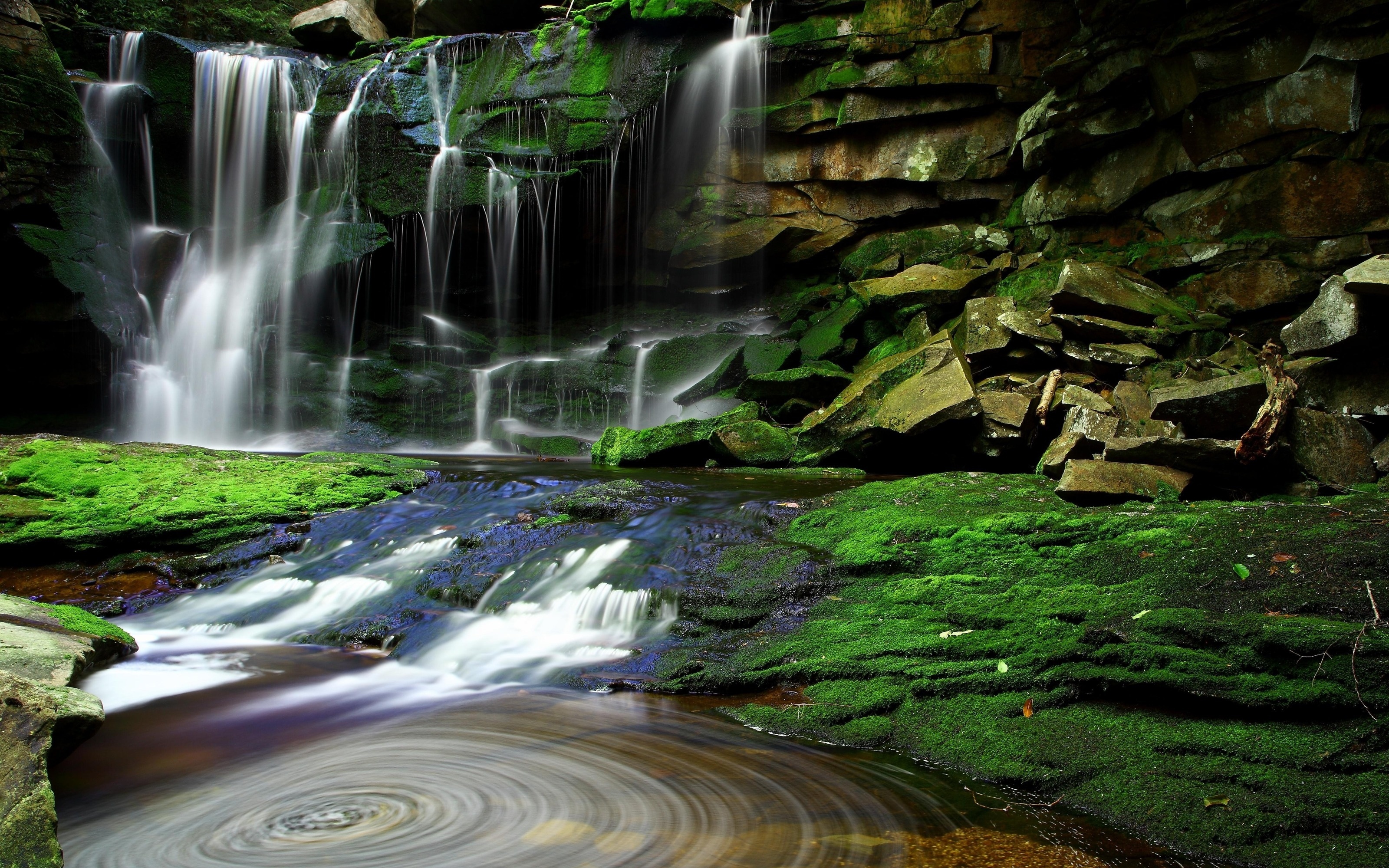 Меняющие обои на экран. Красивые водопады. Водопад зелень. Живая природа водопады. Обои водопад.