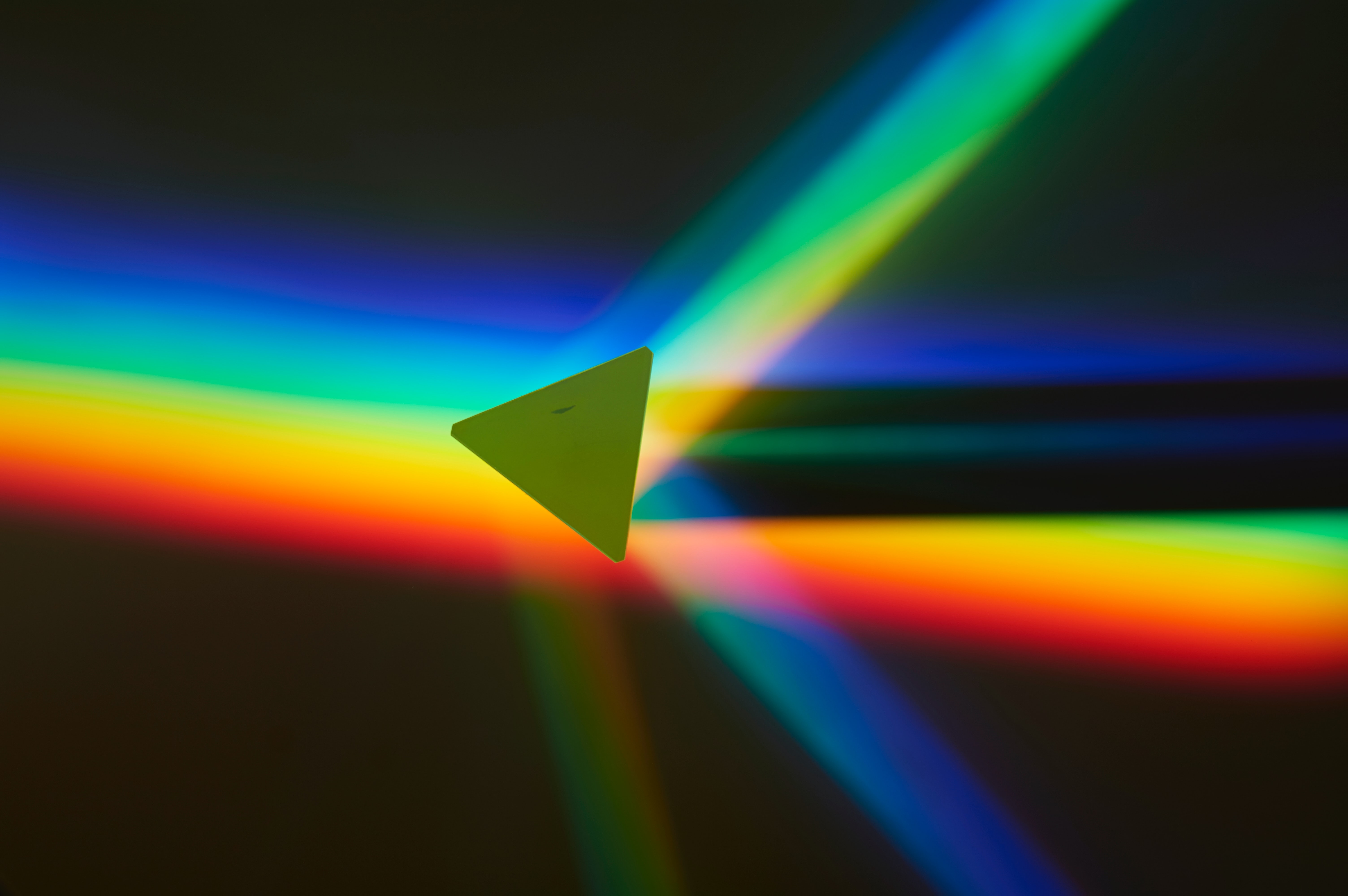 免费下载彩虹, 多彩多姿, 五颜六色, 数字, 形状, 三角形, 抽象手机壁纸。