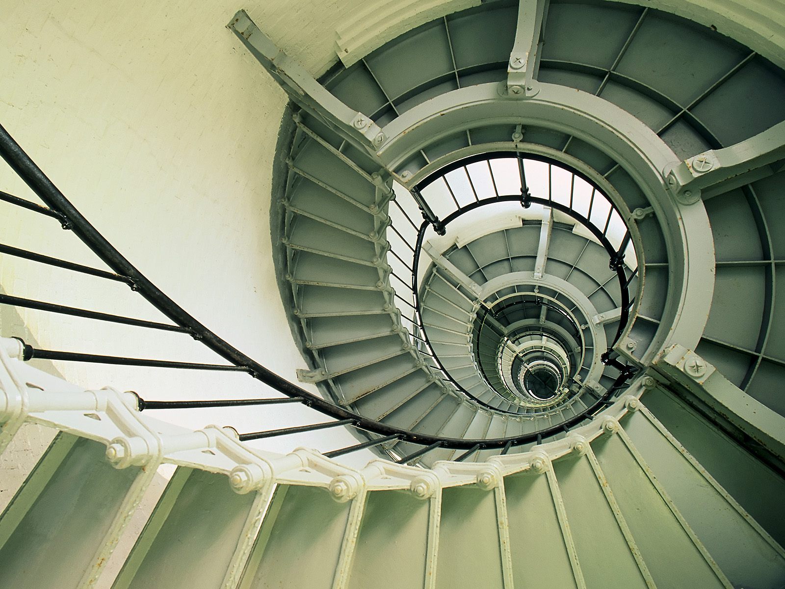 HD Spiral Staircase Android Images