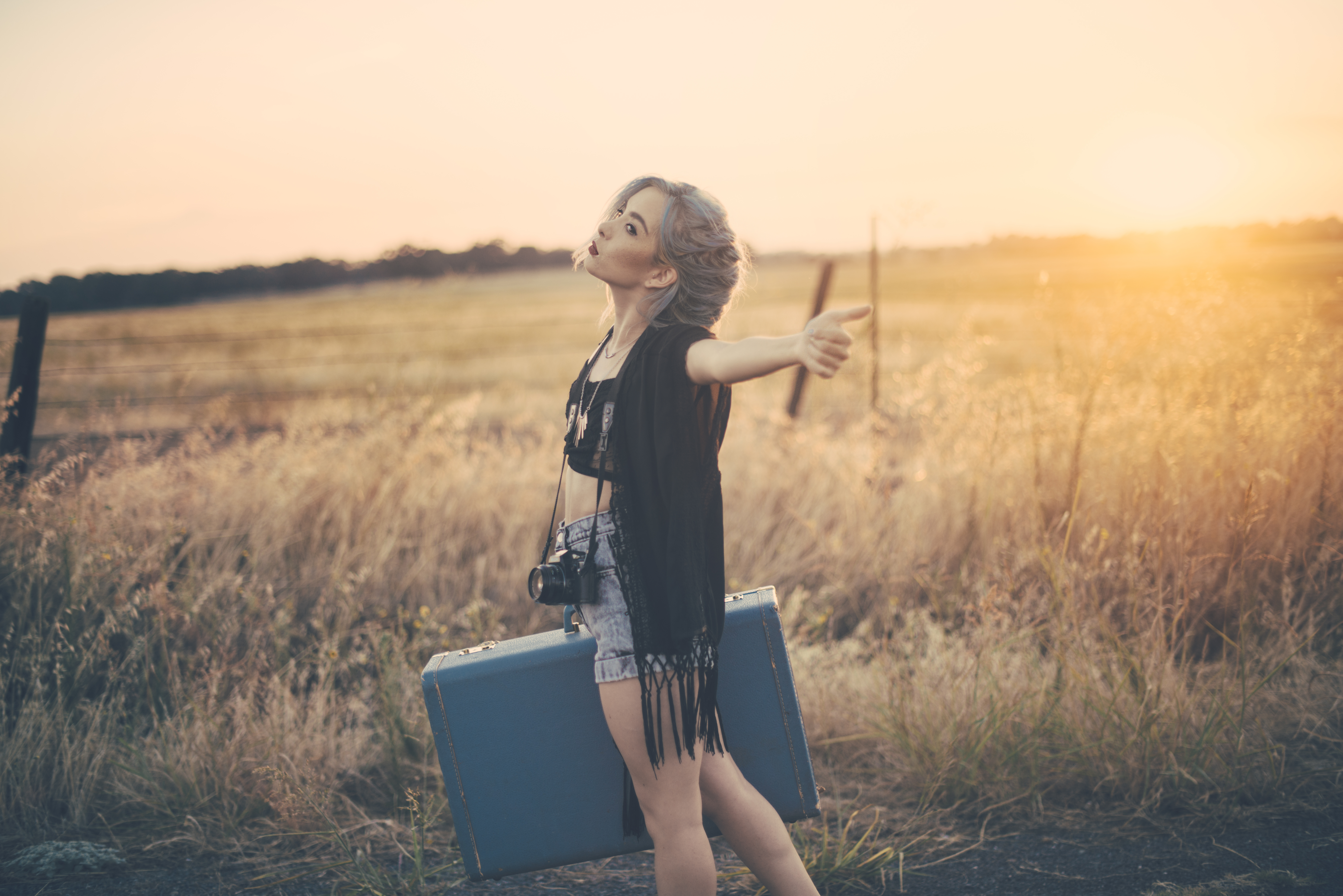 women, mood, brown eyes, camera, model, outdoor, suitcase, sunny Full HD