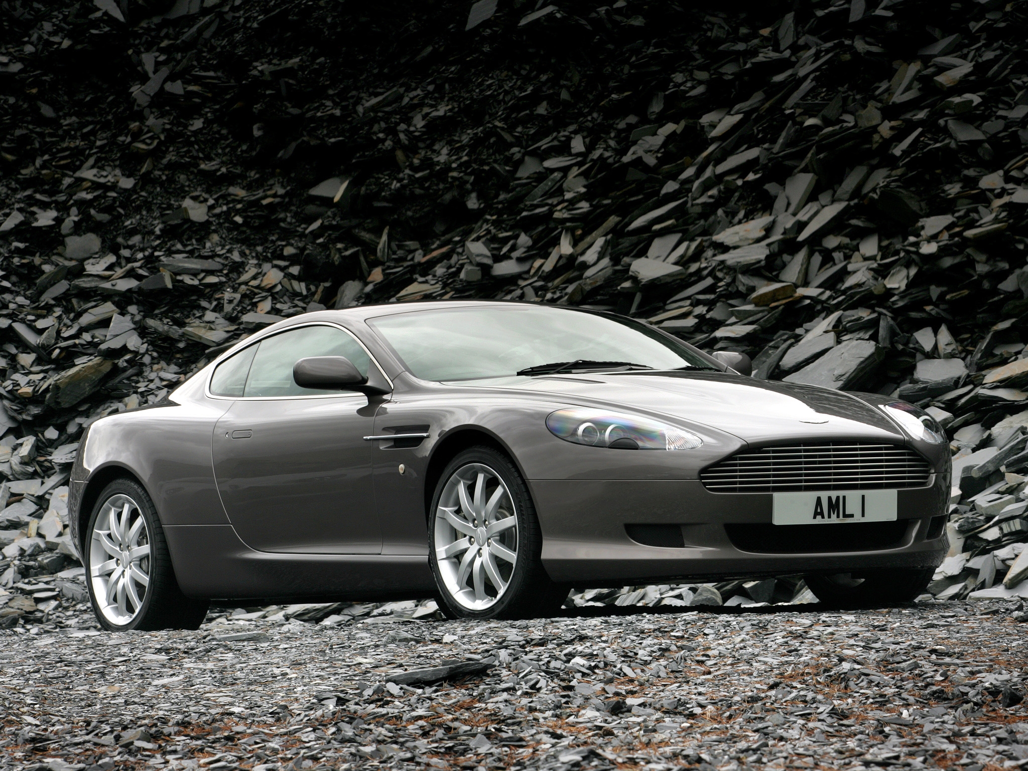 Laden Sie das Auto, Aston Martin, Cars, Seitenansicht, Stil, 2004, Db9, Metallic Grau, Grau Metallic-Bild kostenlos auf Ihren PC-Desktop herunter