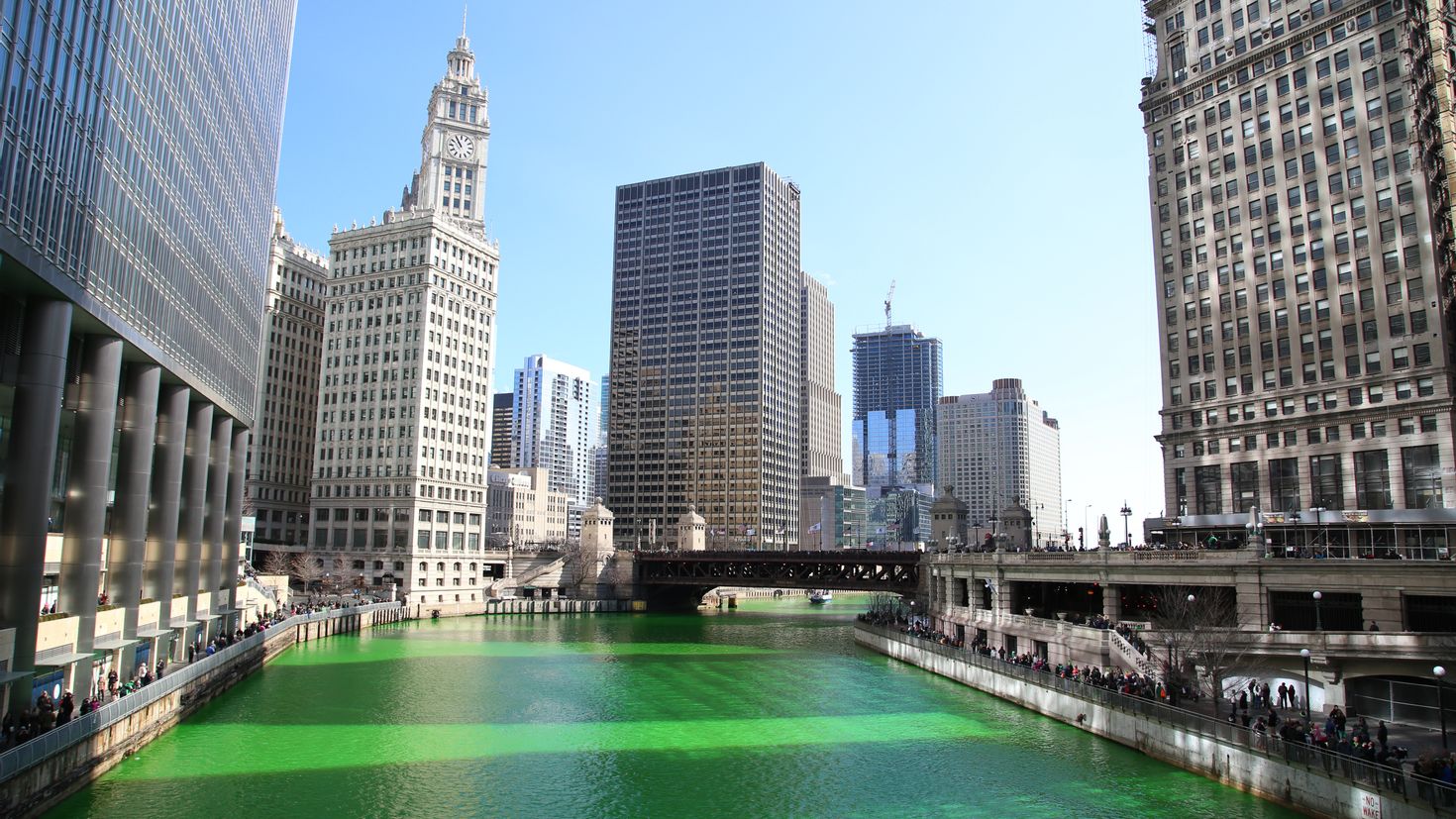 Чикаго. Чикаго Ривер. Река в Чикаго в день Святого Патрика. Зеленая река в Чикаго на день Святого Патрика. Чикаго день Святого Патрика.