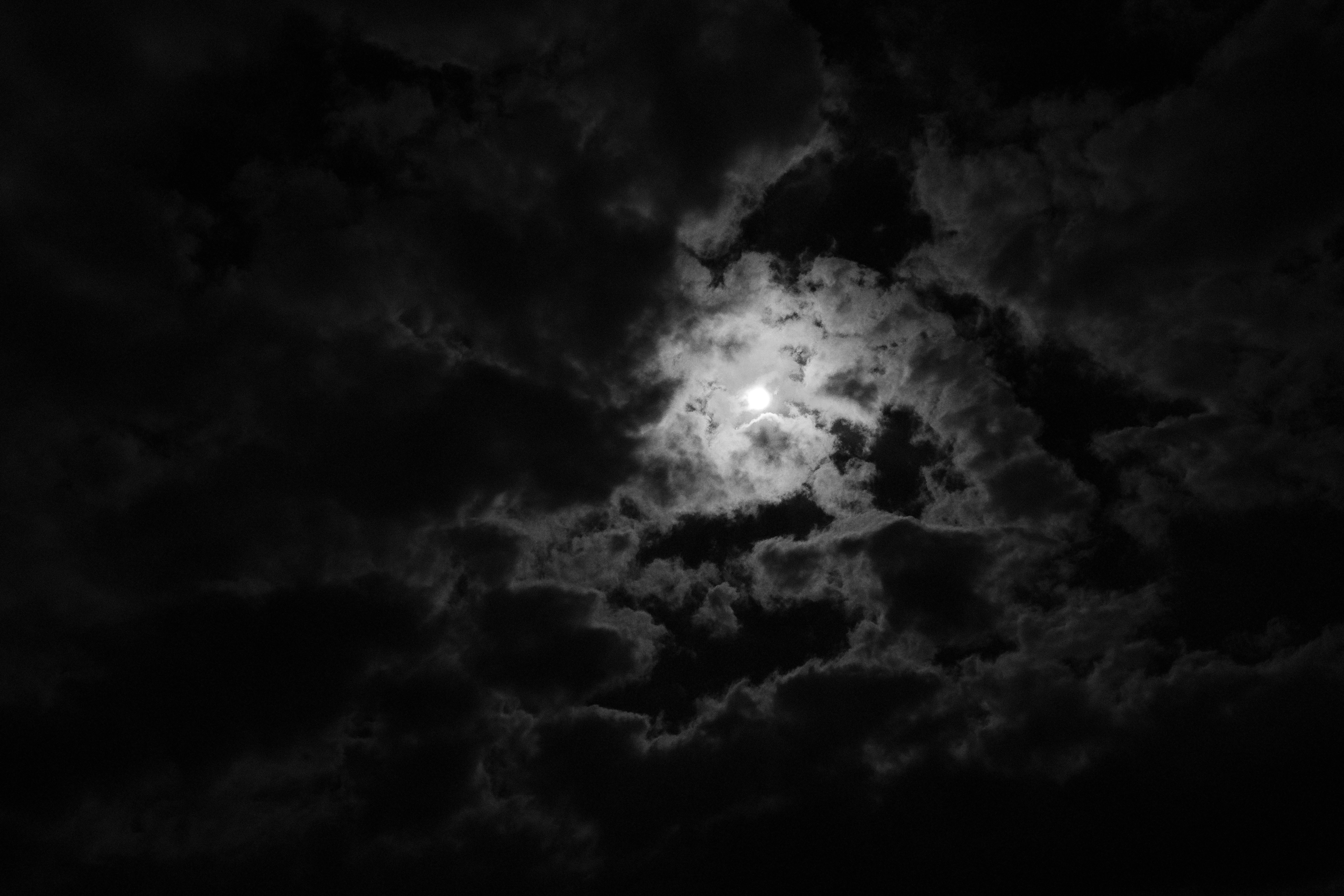 moon, bw, black, chb, night, clouds Smartphone Background