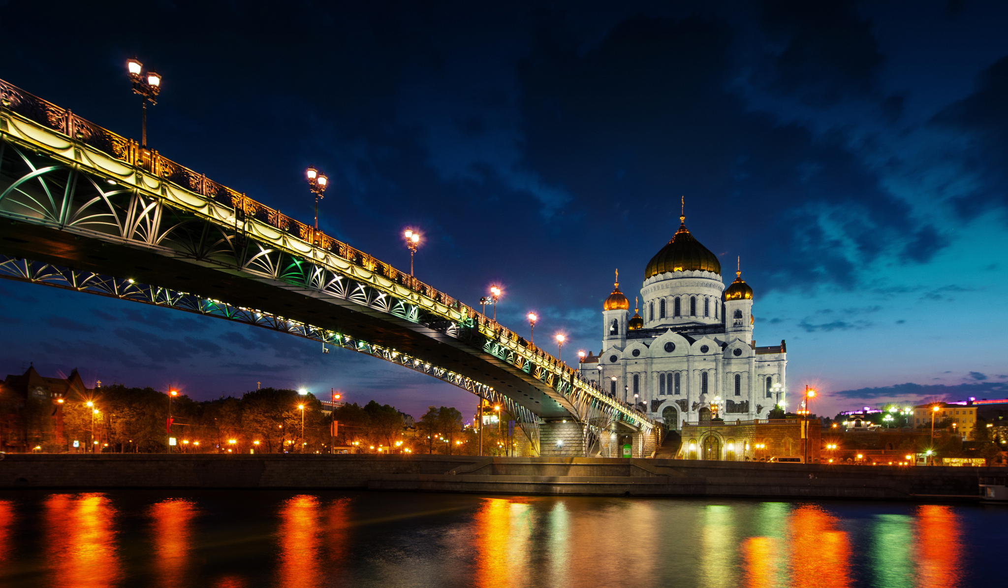 Храм Христа Спасителя Москва мост