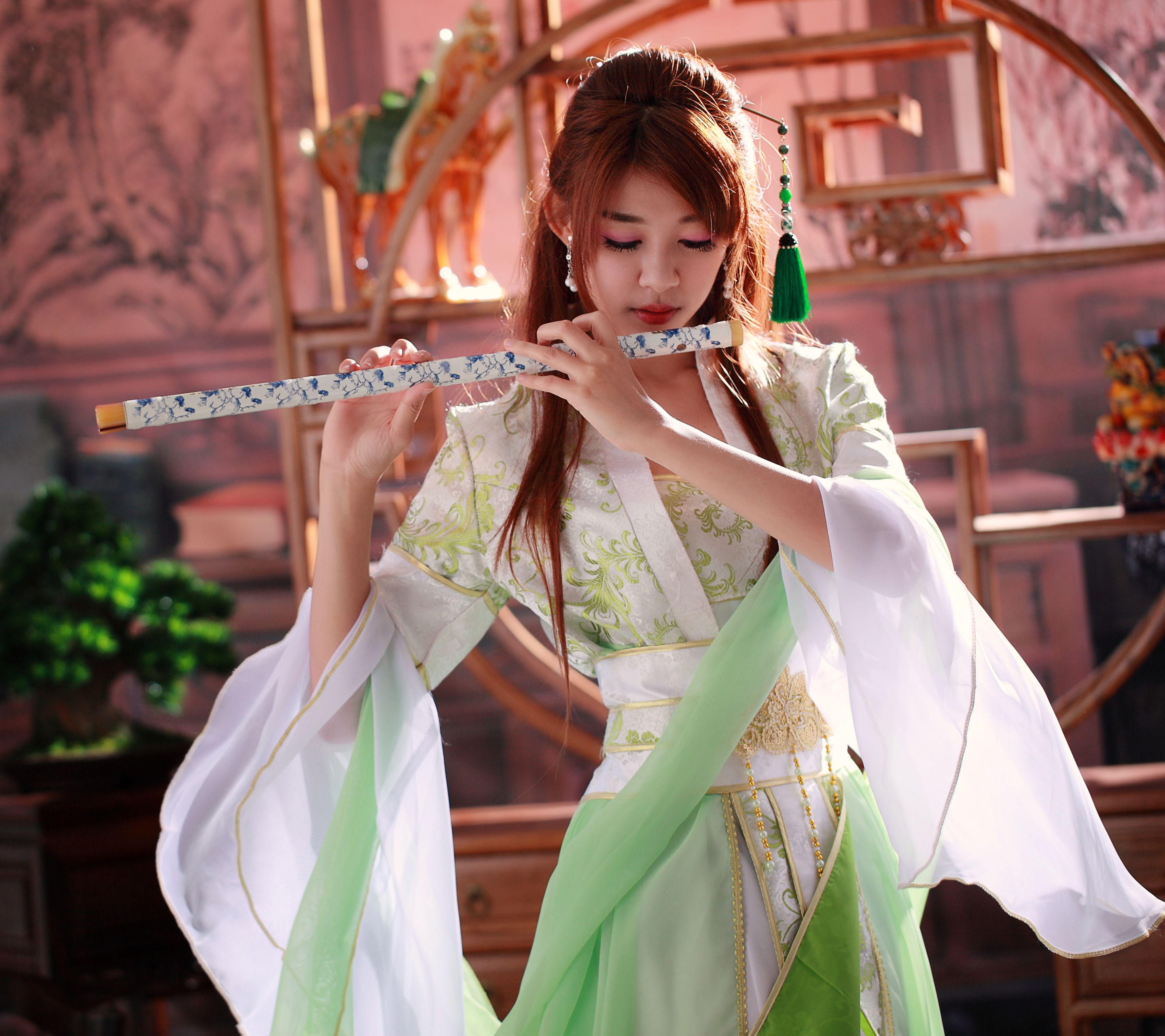 1244768 descargar imagen mujeres, xiǎo zǐ, asiático, asiática, flauta, vestido nacional, músico, musico: fondos de pantalla y protectores de pantalla gratis