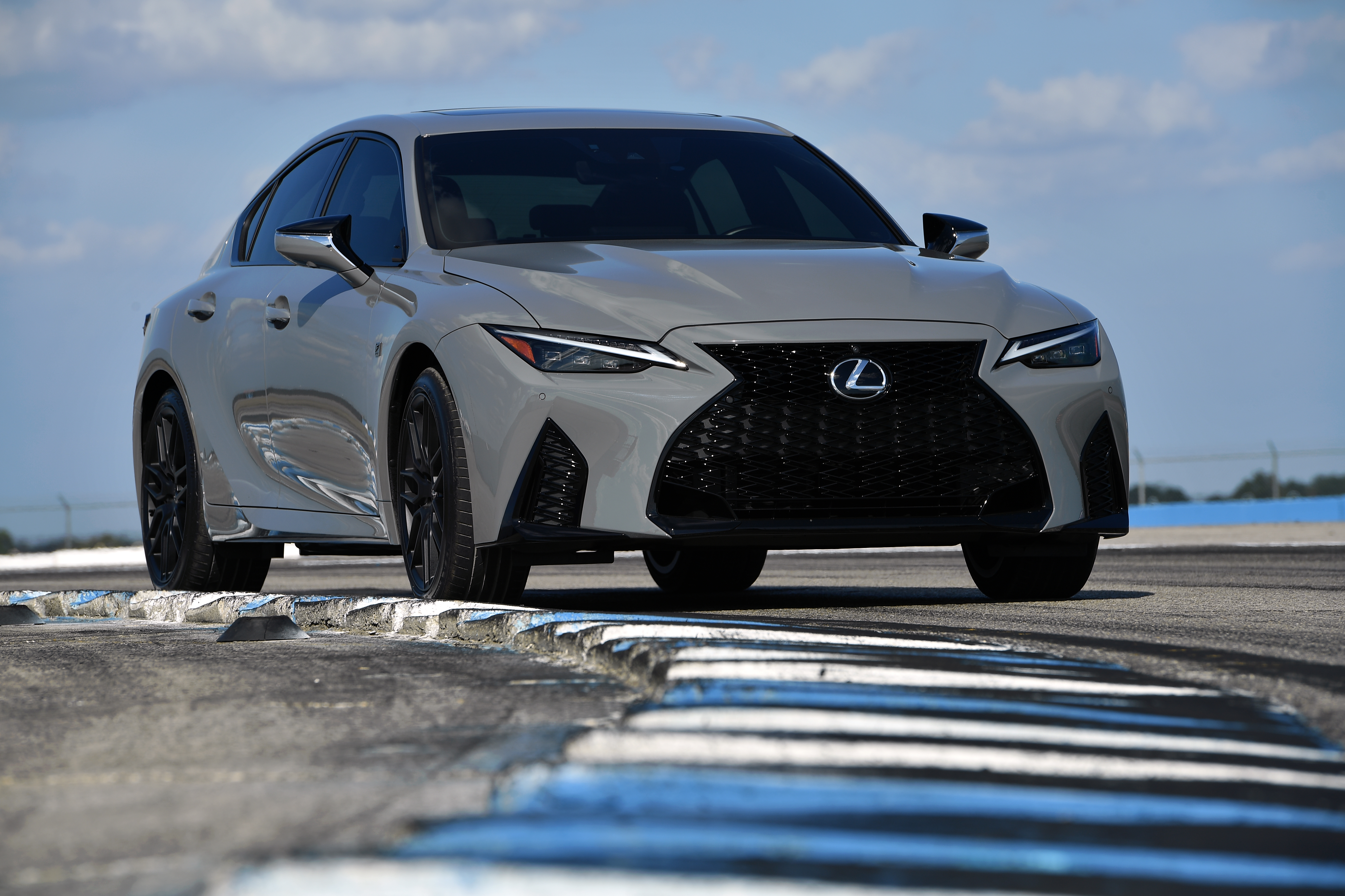 Lexus is 500 f Sport 2022