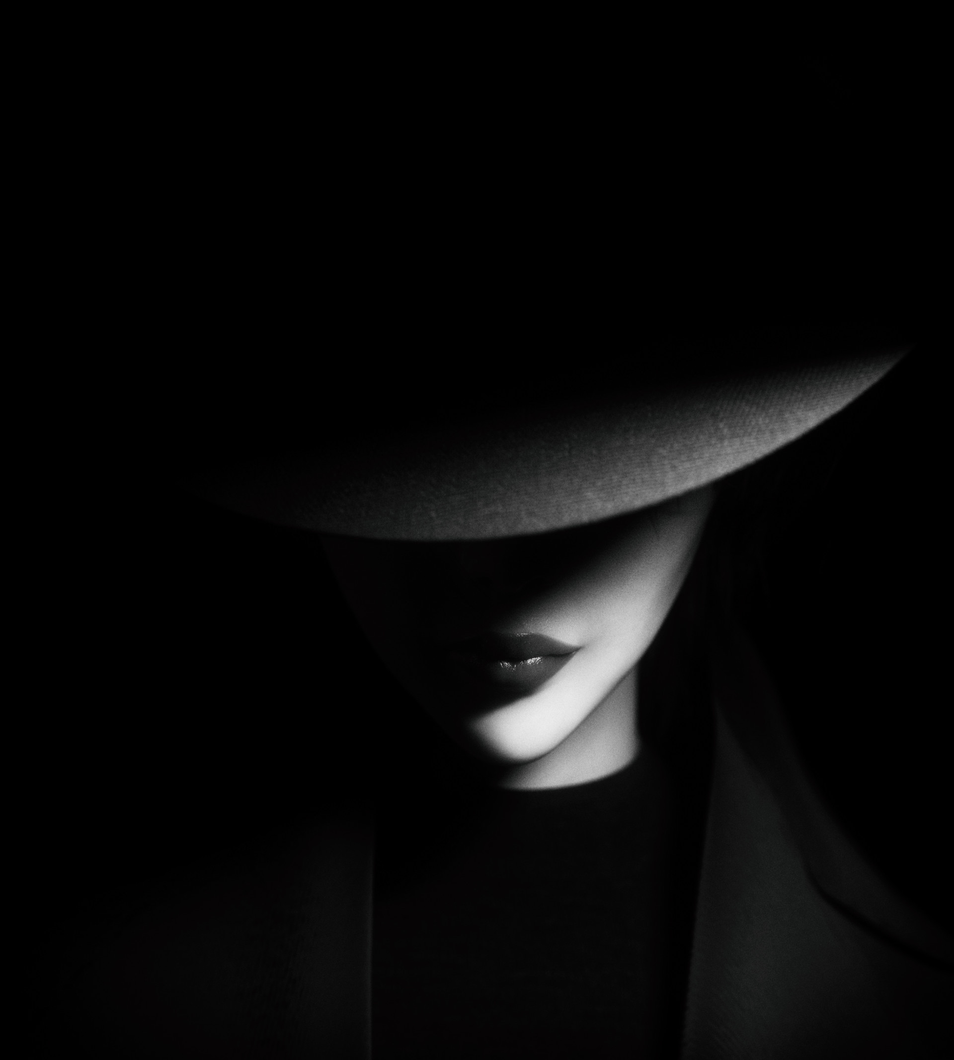 girl, bw, dark, minimalism, chb, shadows, hat HD wallpaper