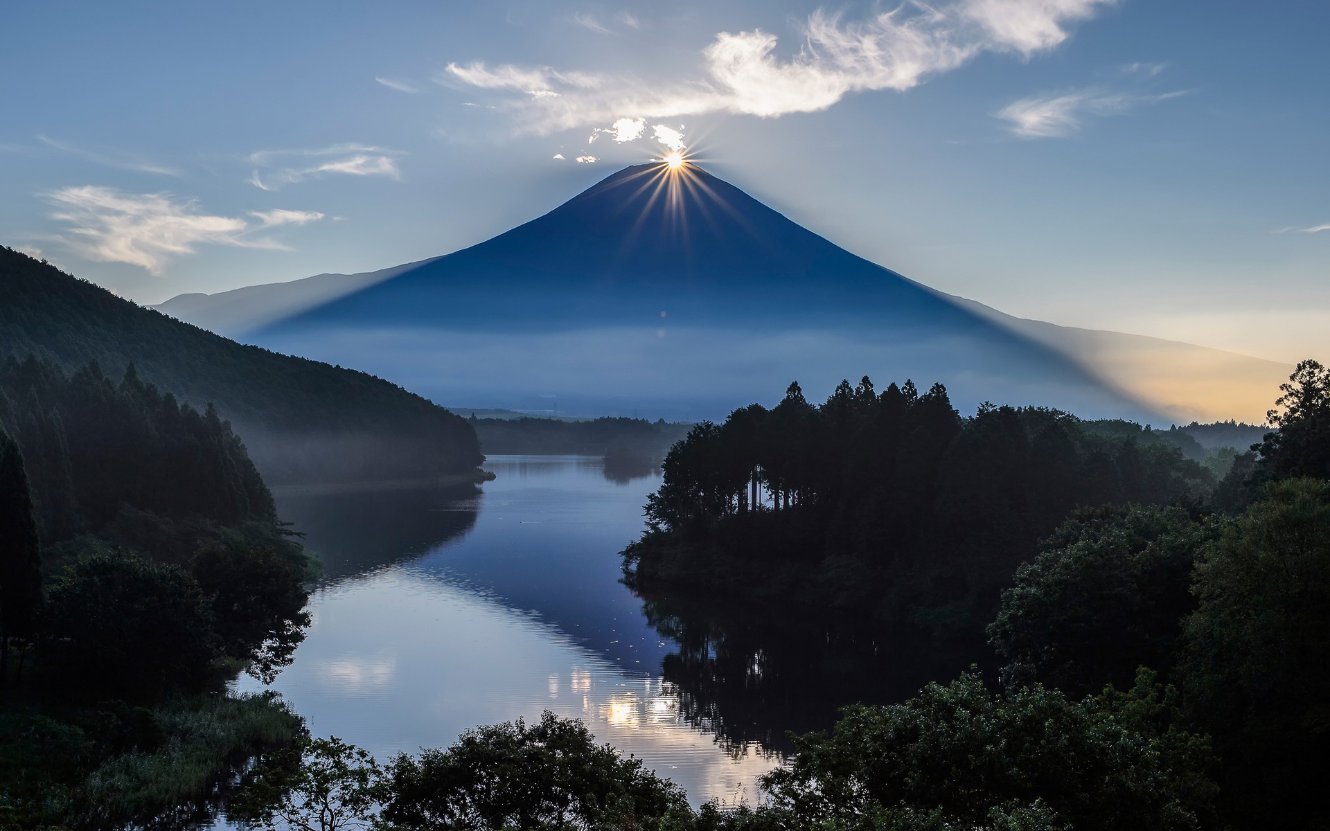 Япония рассвет гора Фудзияма озеро
