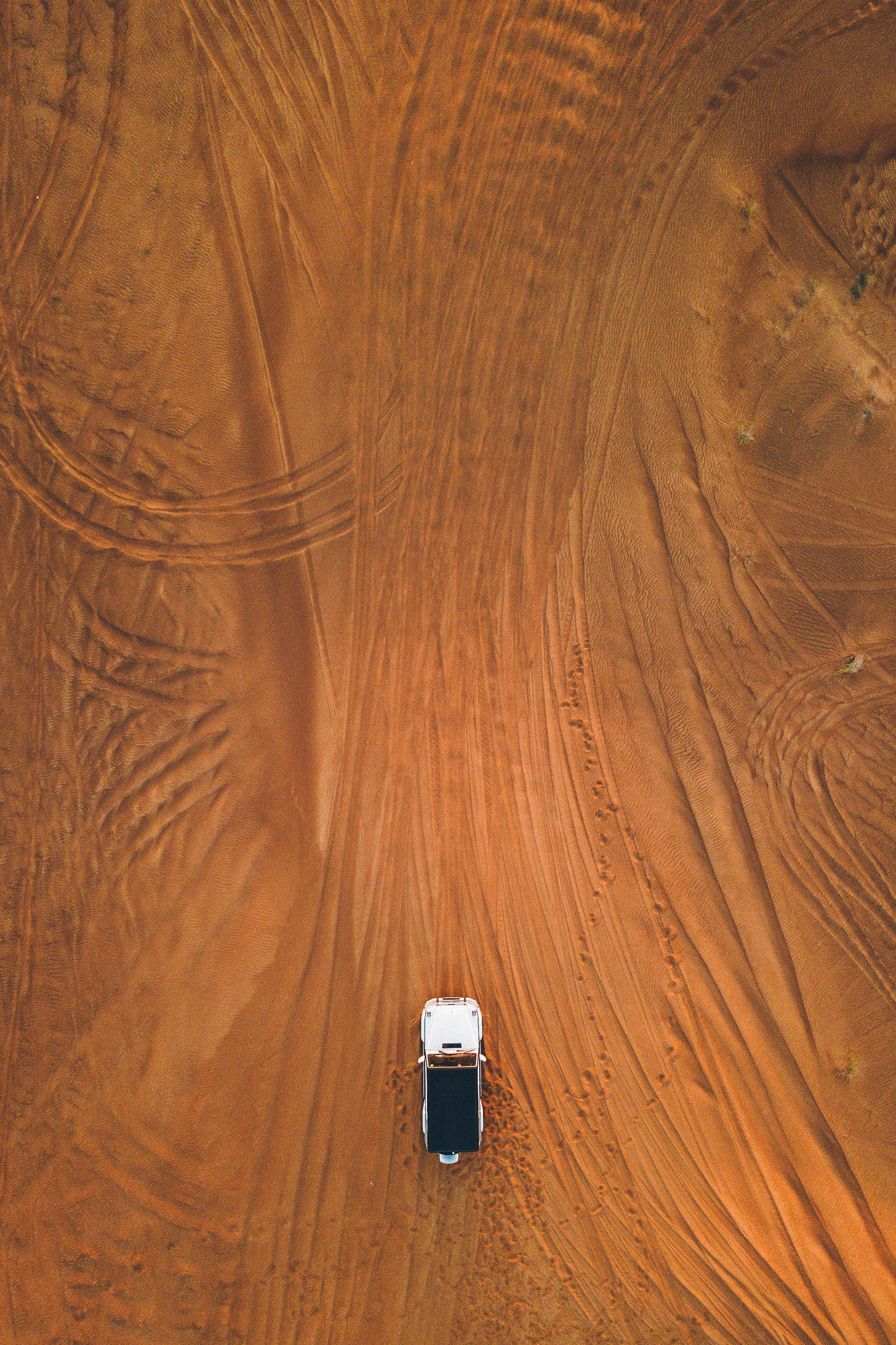 machine, view from above, off road, minimalism, sand, desert, car, traces, impassability