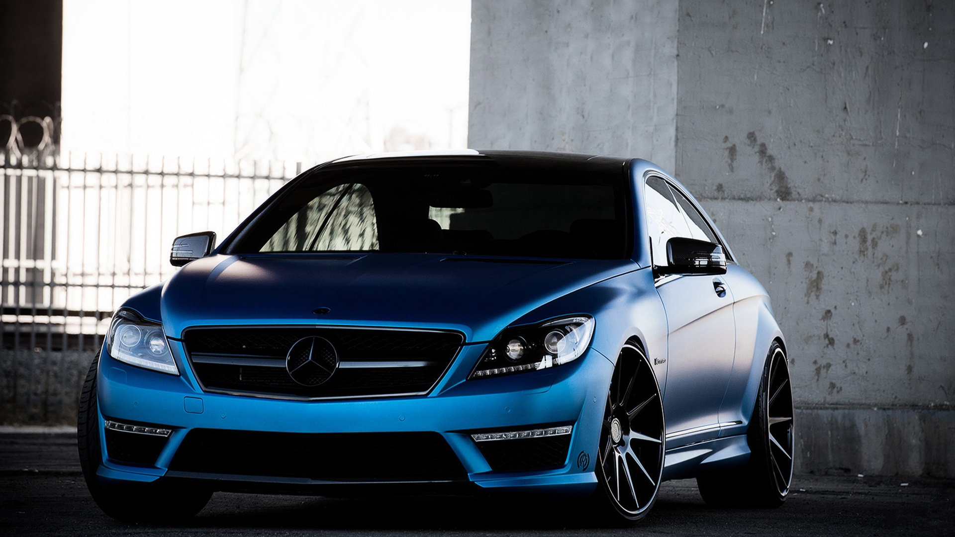 Mercedes Benz CLS 63 AMG синий