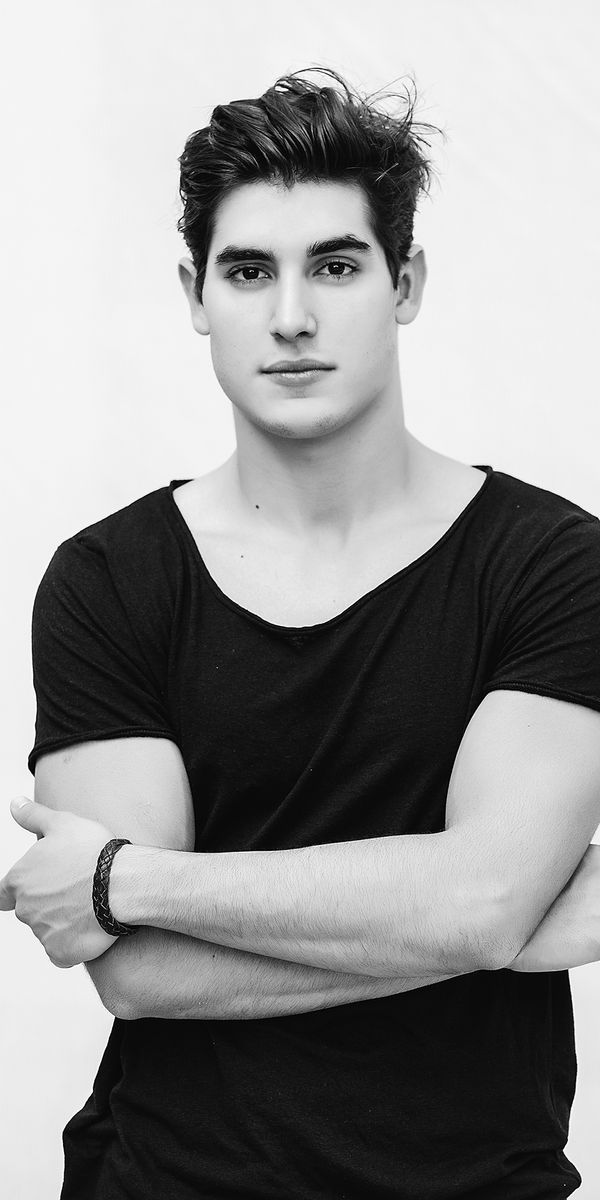 Заг актер. Henry zaga. Актер Генри зага. Генри зага Волчонок. Henry zaga торс.