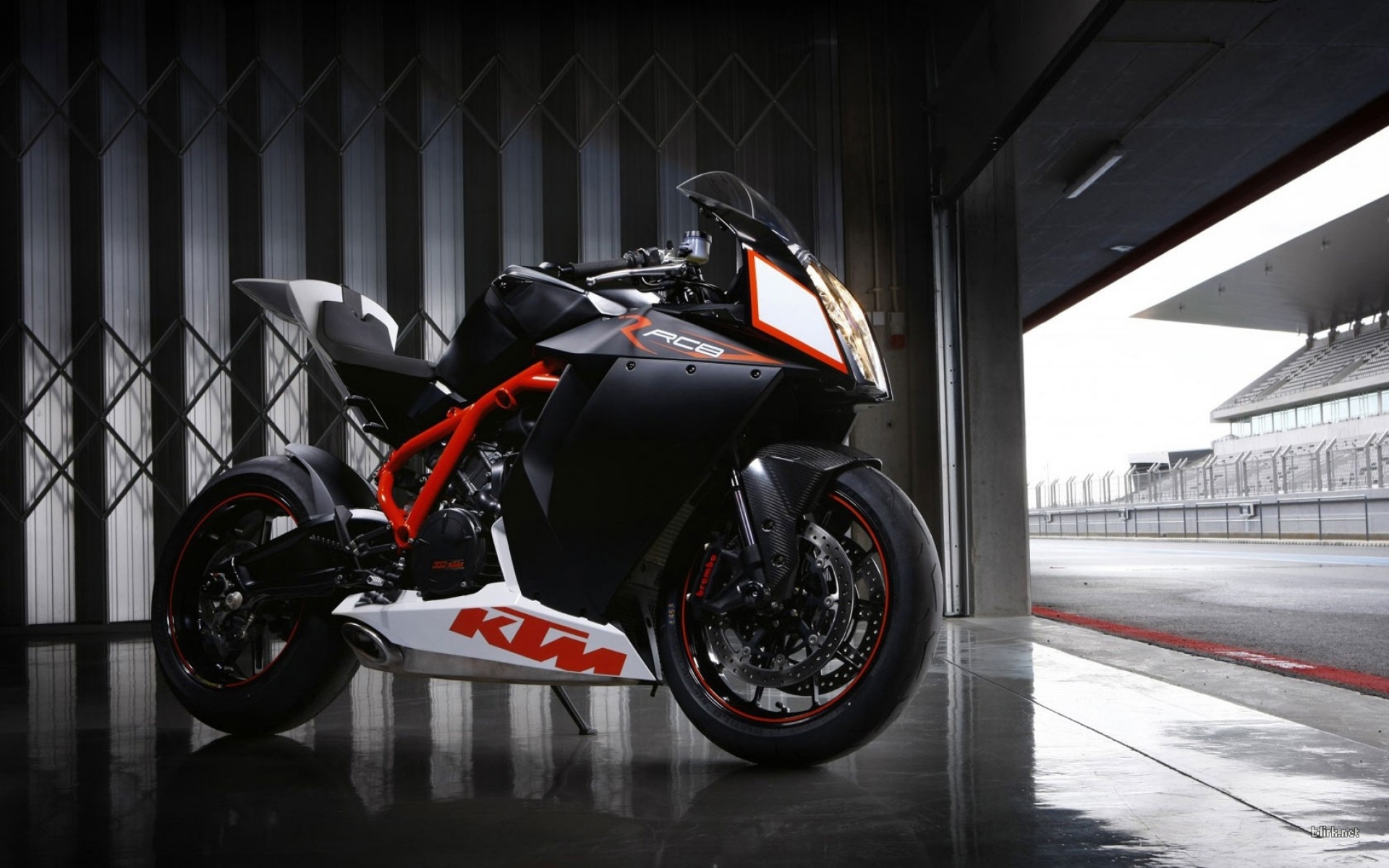 Images & Pictures  Ktm Rc8
