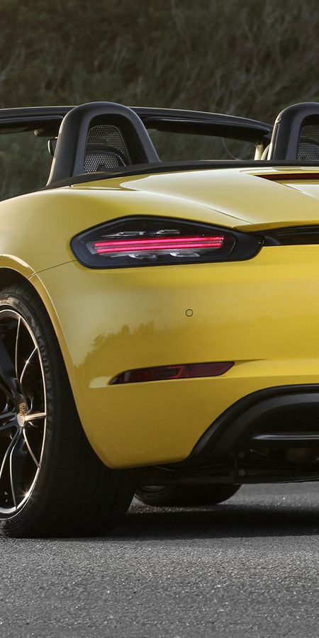 Porsche 718 Boxster Yellow