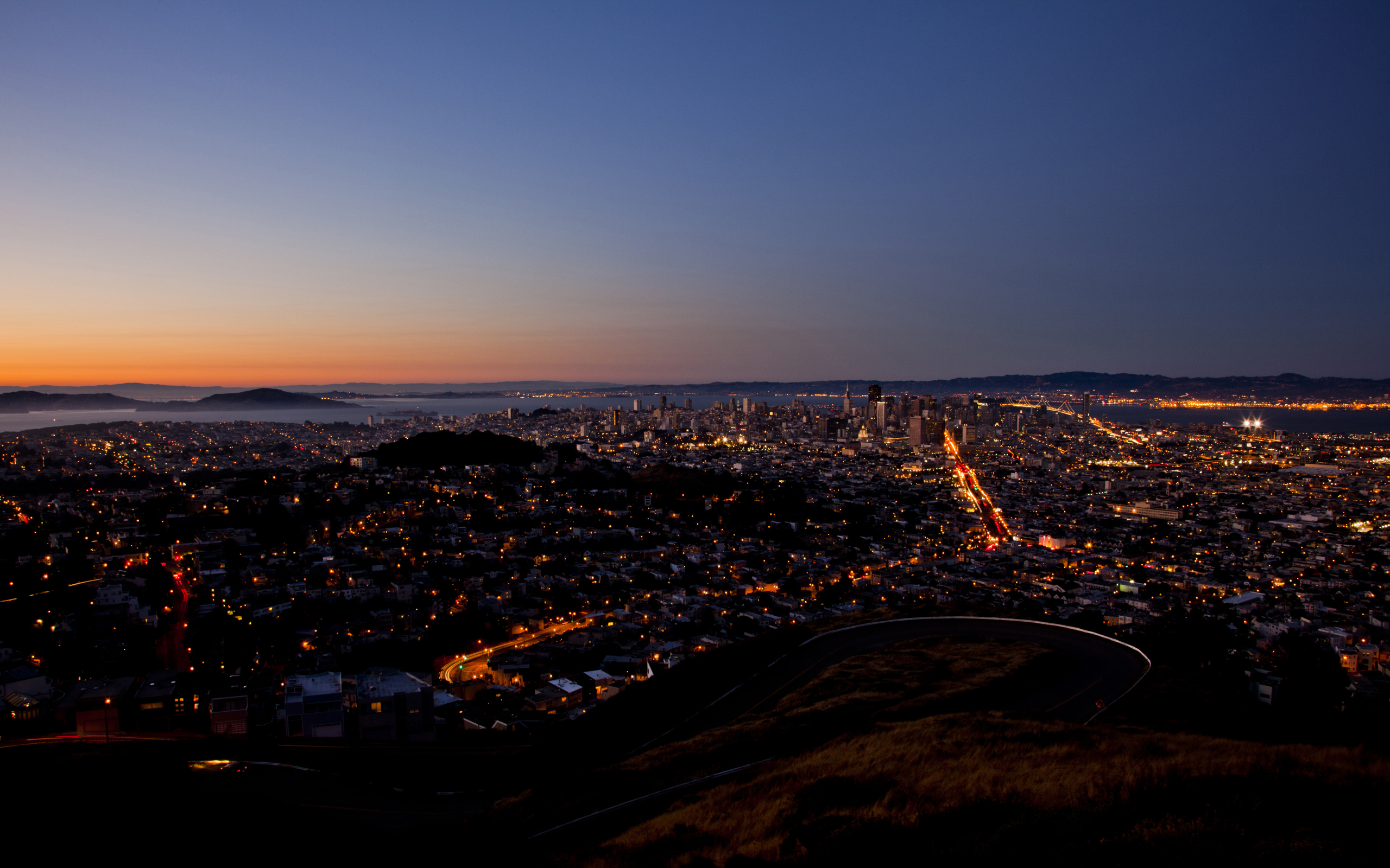 Сан Франциско с птичьего полета ночью