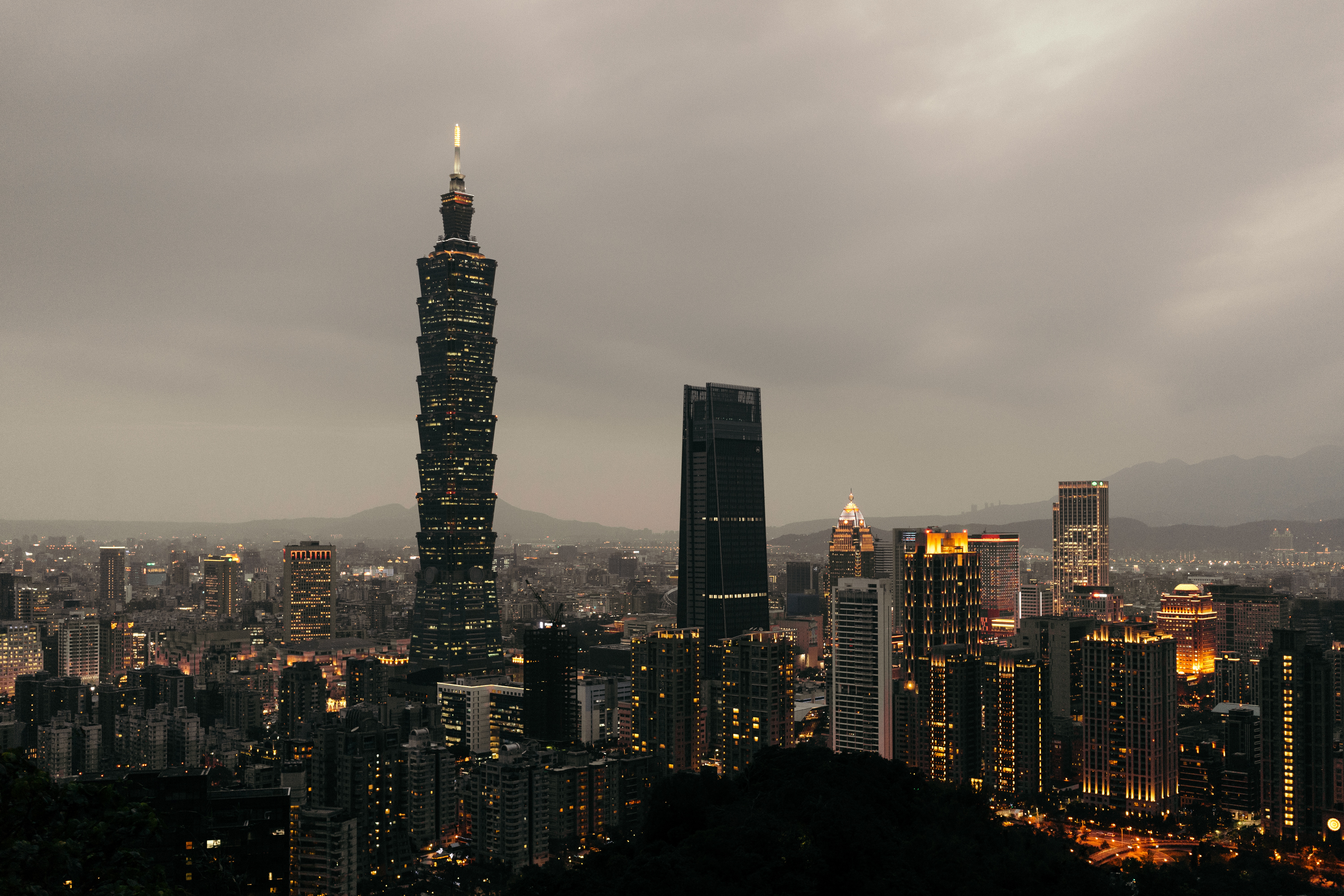 67379 télécharger le fond d'écran villes, gratte ciel, grattes ciels, soir, taïwan, taiwan, taipei - économiseurs d'écran et images gratuitement