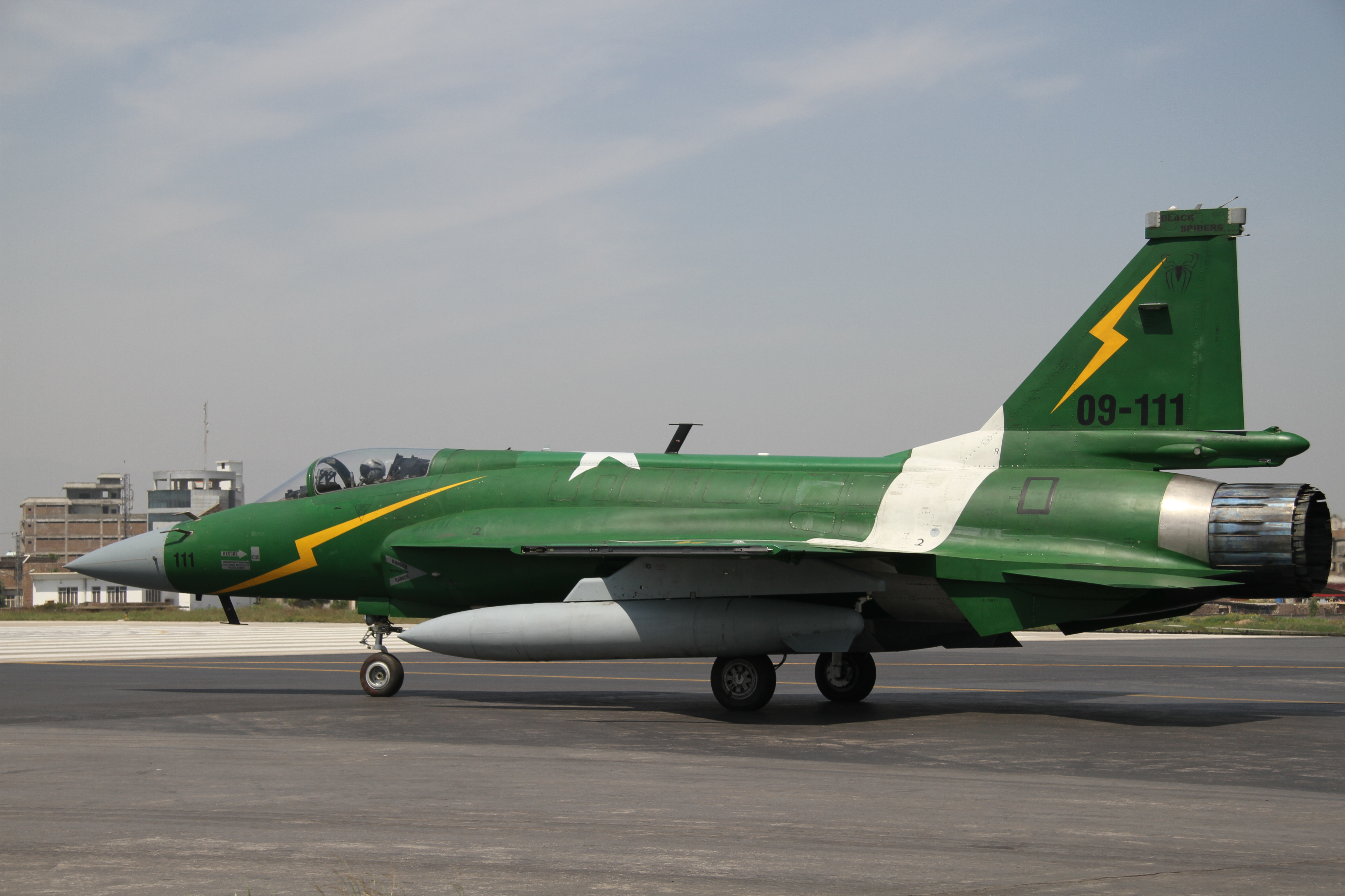 Самолет 17 апреля. JF-17. Пакистанский истребитель JF-17. Cac/Pac JF-17 Thunder. JF-17 КНР.