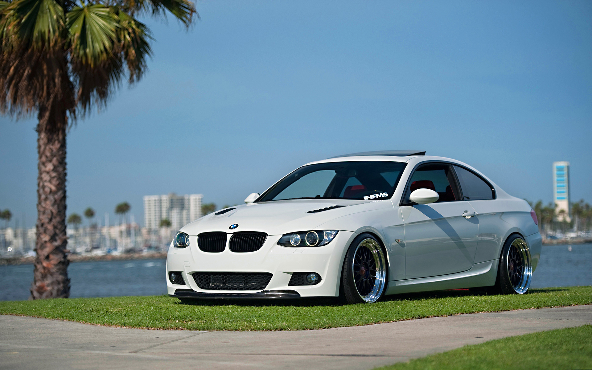 BMW e92 белая