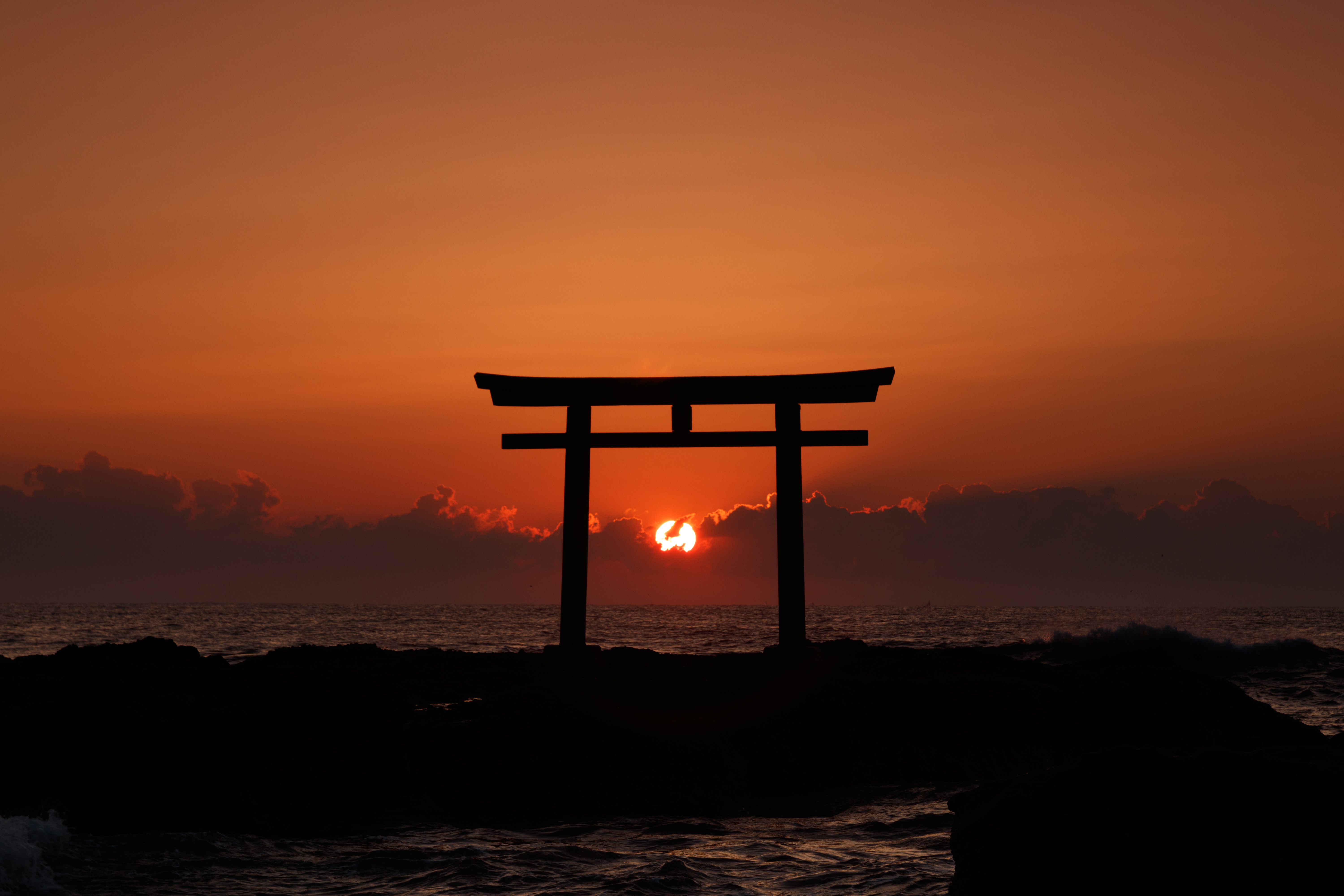 torii, nature, sunset, sea, sun, horizon, arch 1080p