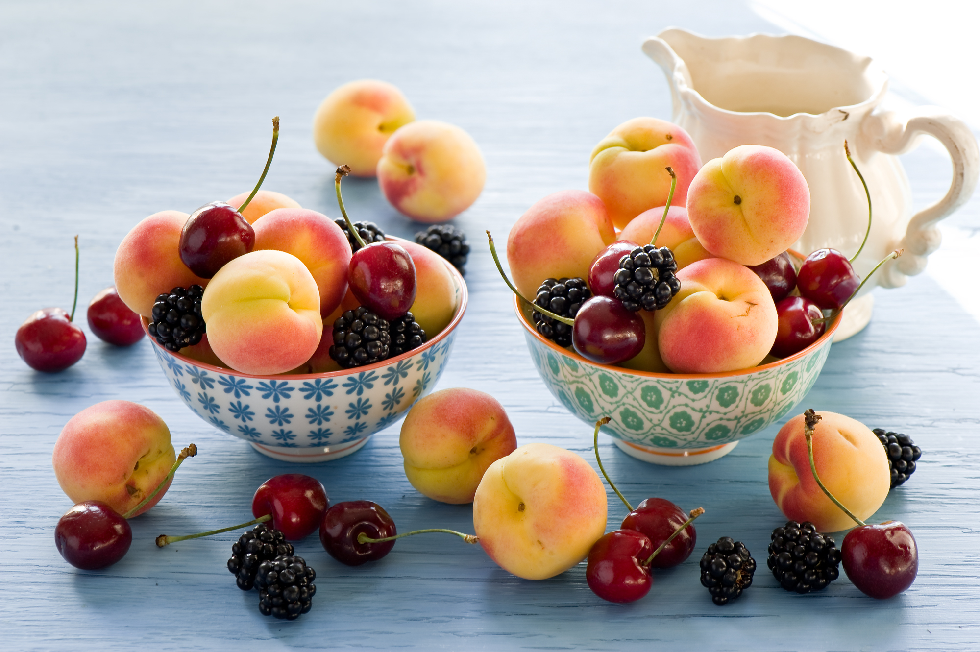 371376 завантажити шпалери харчування, фрукти, абрикос, ягода, ожина, вишня, натюрморт - заставки і картинки безкоштовно