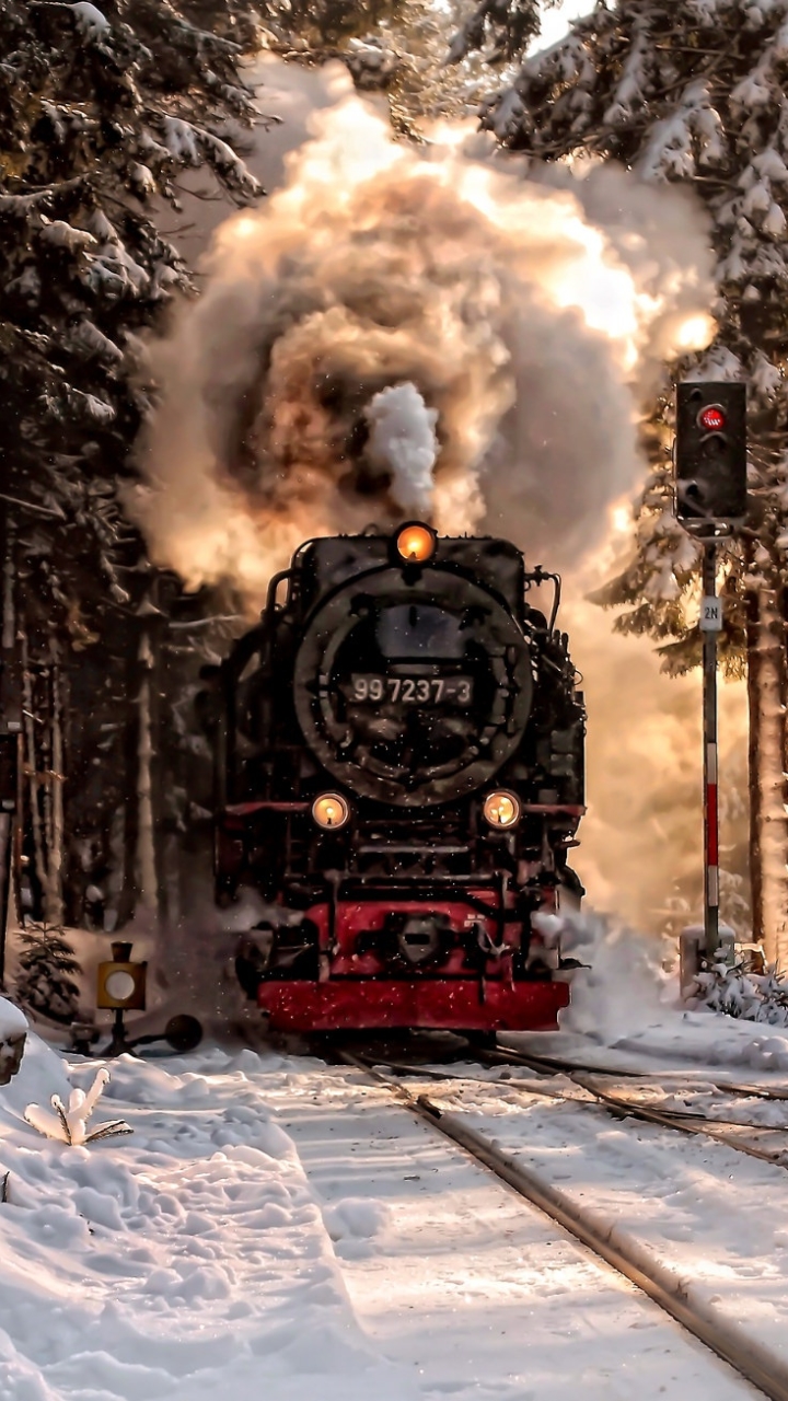 1321155 descargar fondo de pantalla vehículos, tren, locomotora, fumar, humo, nieve, invierno: protectores de pantalla e imágenes gratis
