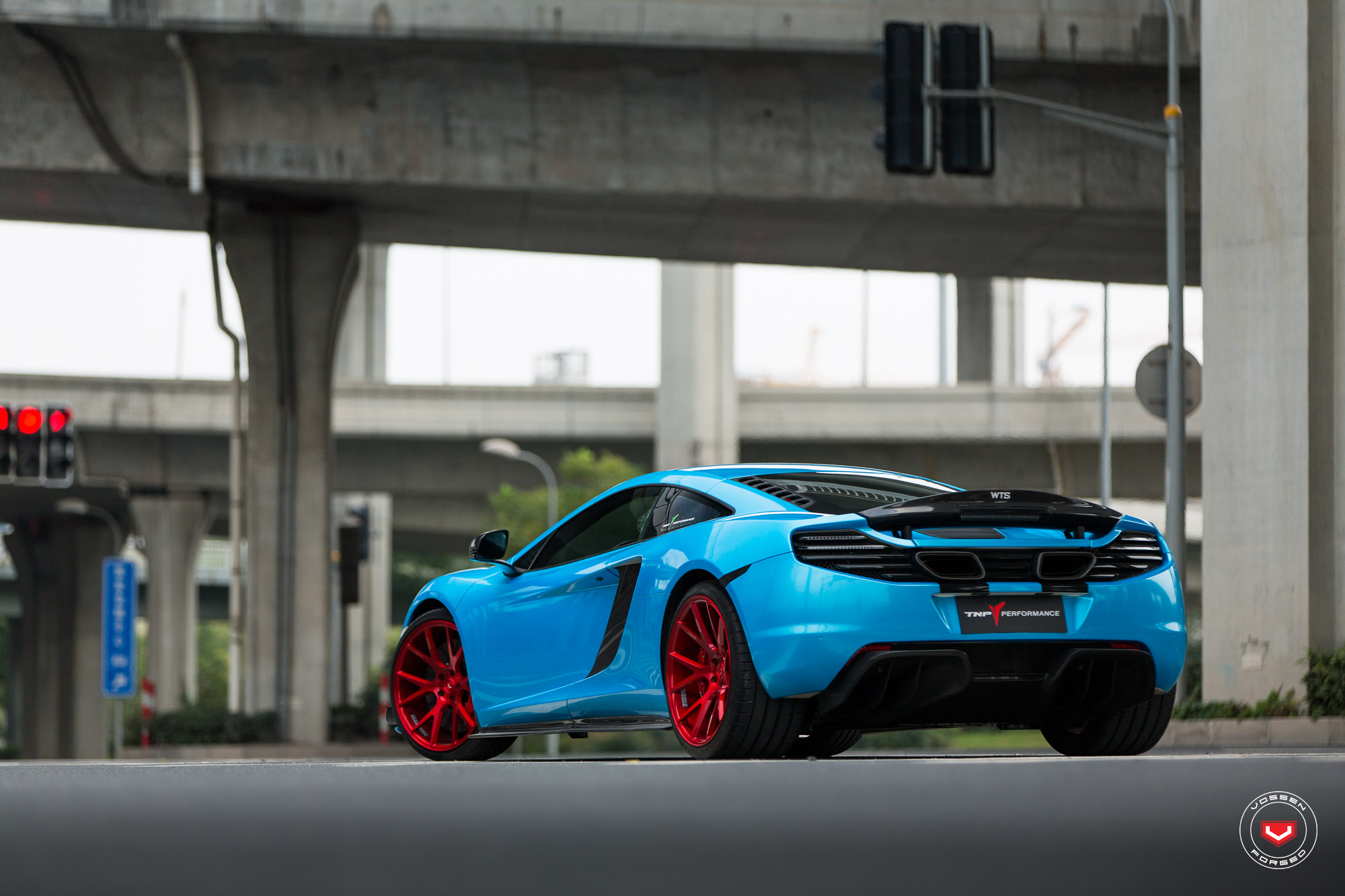 MCLAREN mp4 12c Blue