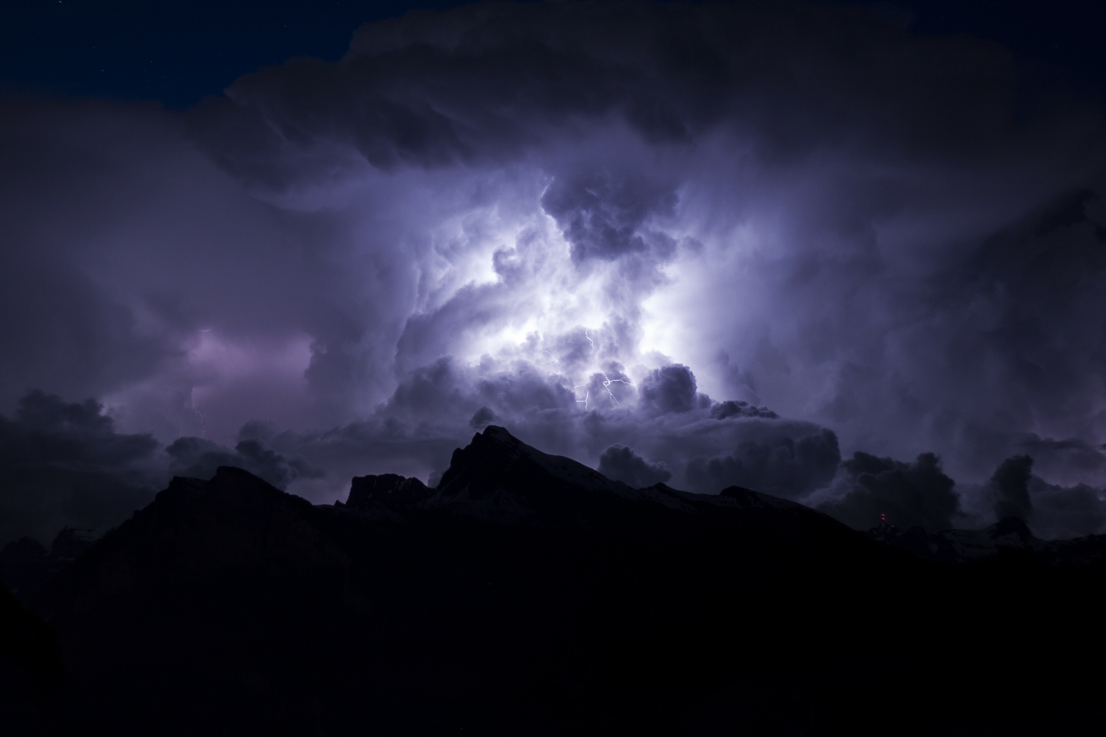 Free download wallpaper Thunderstorm, Overcast, Clouds, Mainly Cloudy, Dark, Storm on your PC desktop