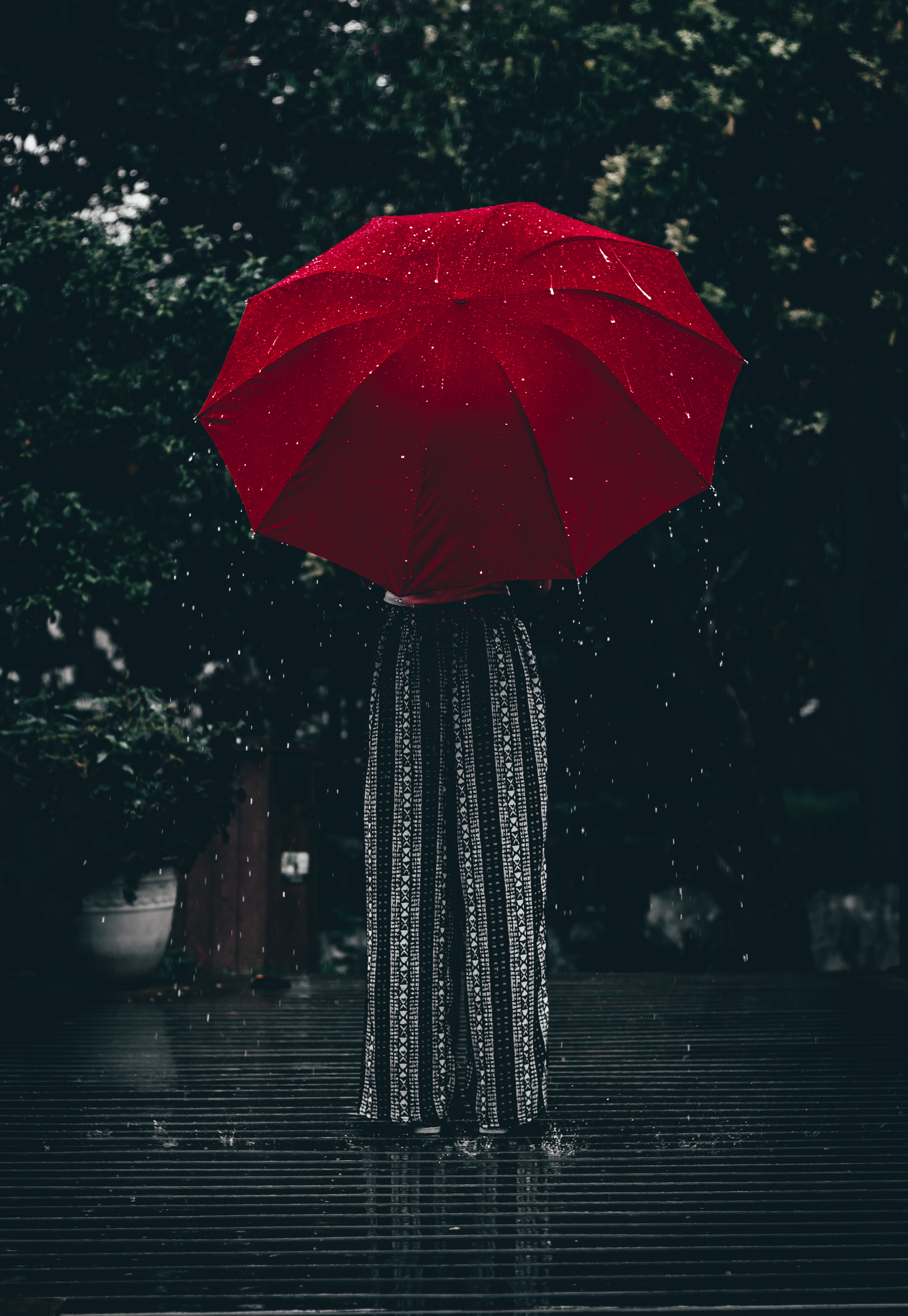 girl, umbrella, rain, red, miscellanea, miscellaneous phone background